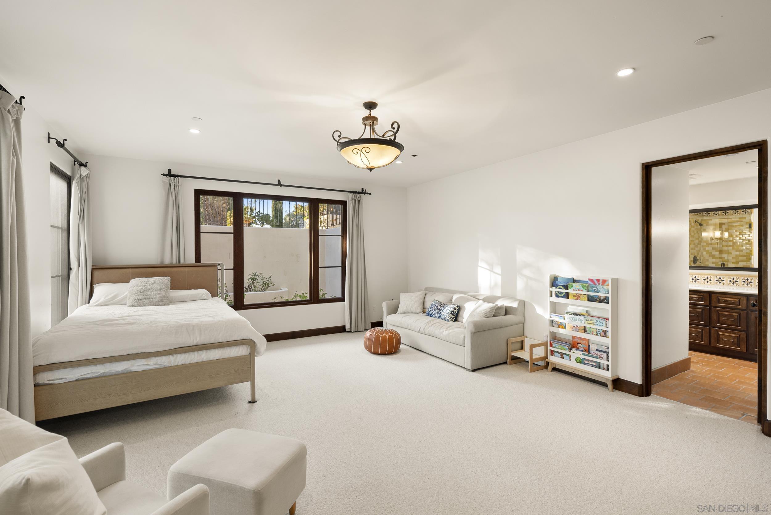 Detail Gallery Image 14 of 34 For 16636  El Zorro Vista, Rancho Santa Fe,  CA 92067 - 5 Beds | 5/4 Baths