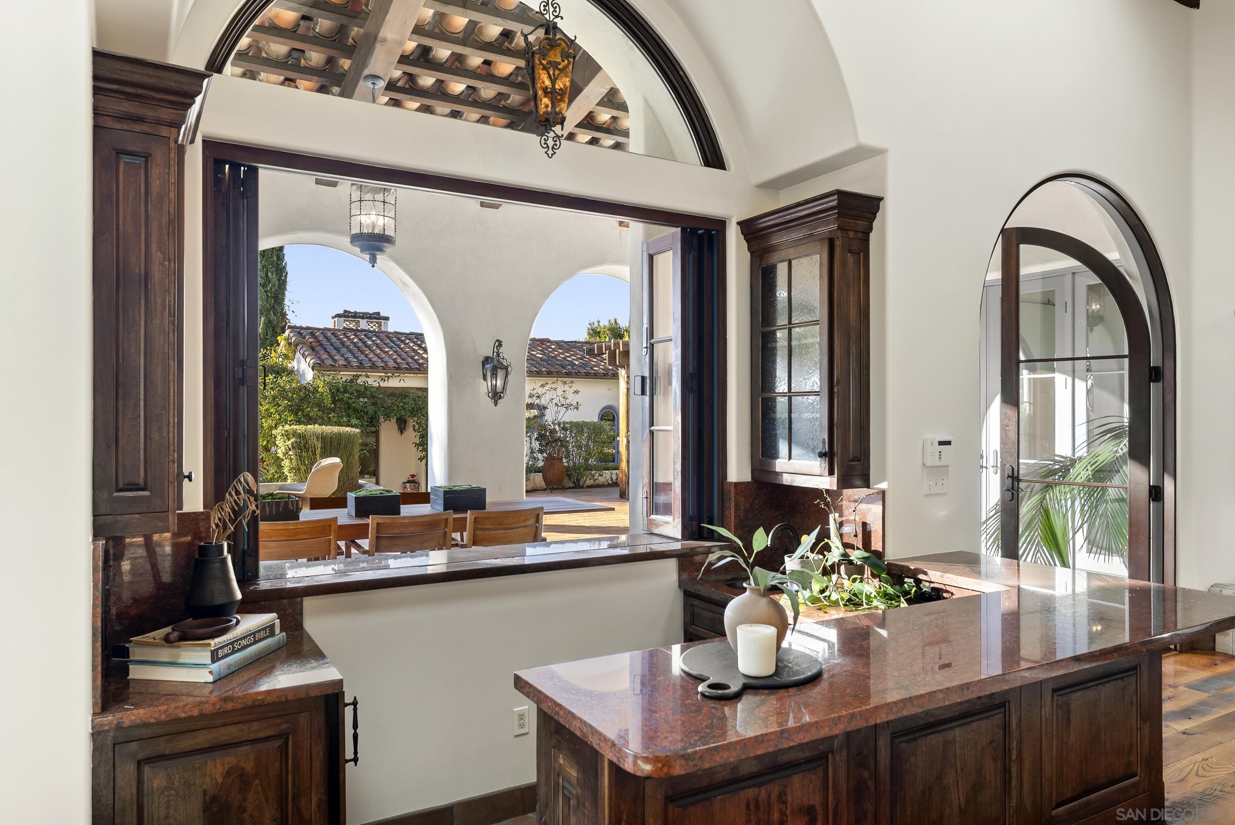 Detail Gallery Image 7 of 34 For 16636  El Zorro Vista, Rancho Santa Fe,  CA 92067 - 5 Beds | 5/4 Baths