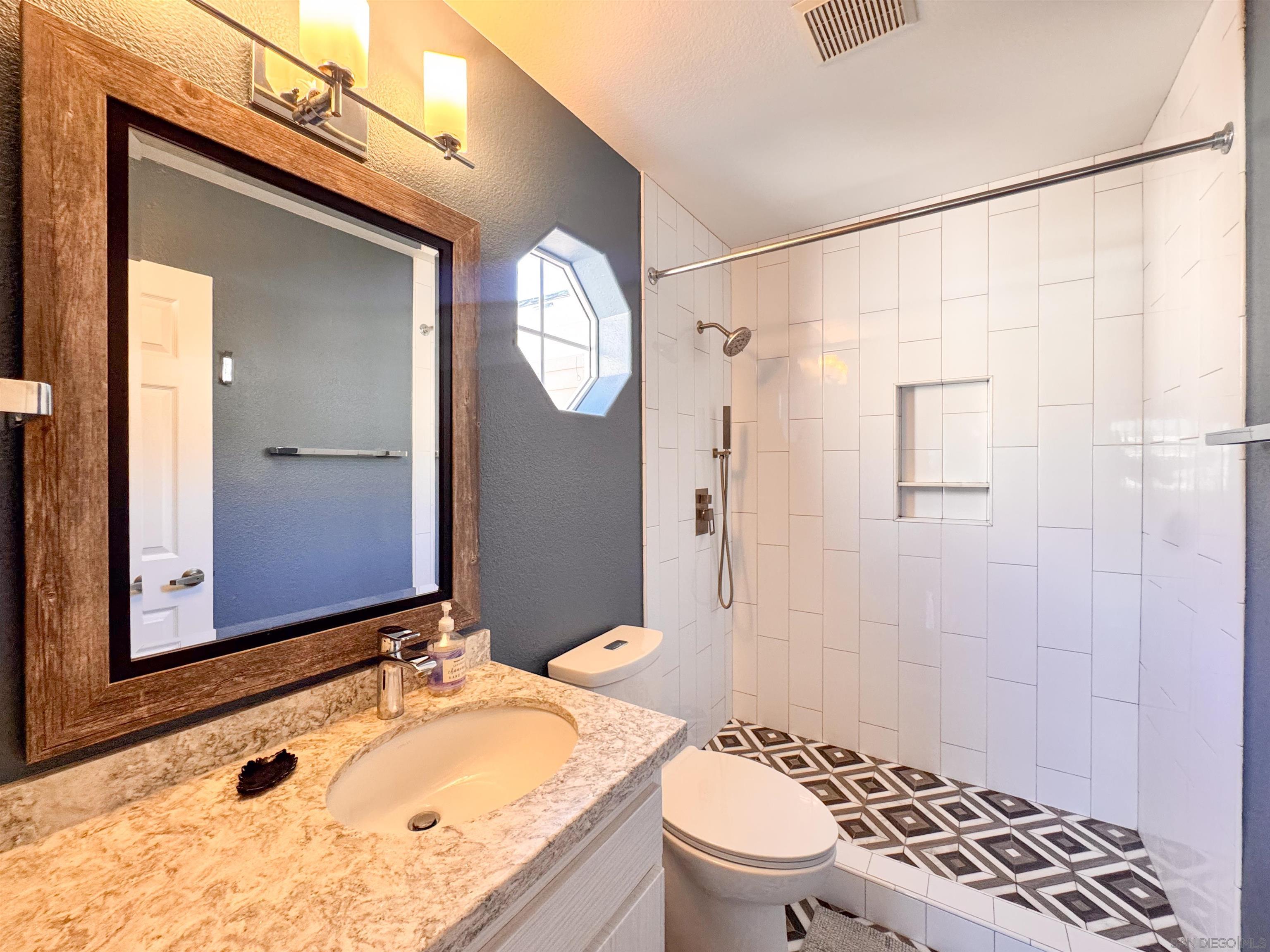 Detail Gallery Image 12 of 14 For 8585  via Mallorca  #4,  La Jolla,  CA 92037 - 3 Beds | 2 Baths