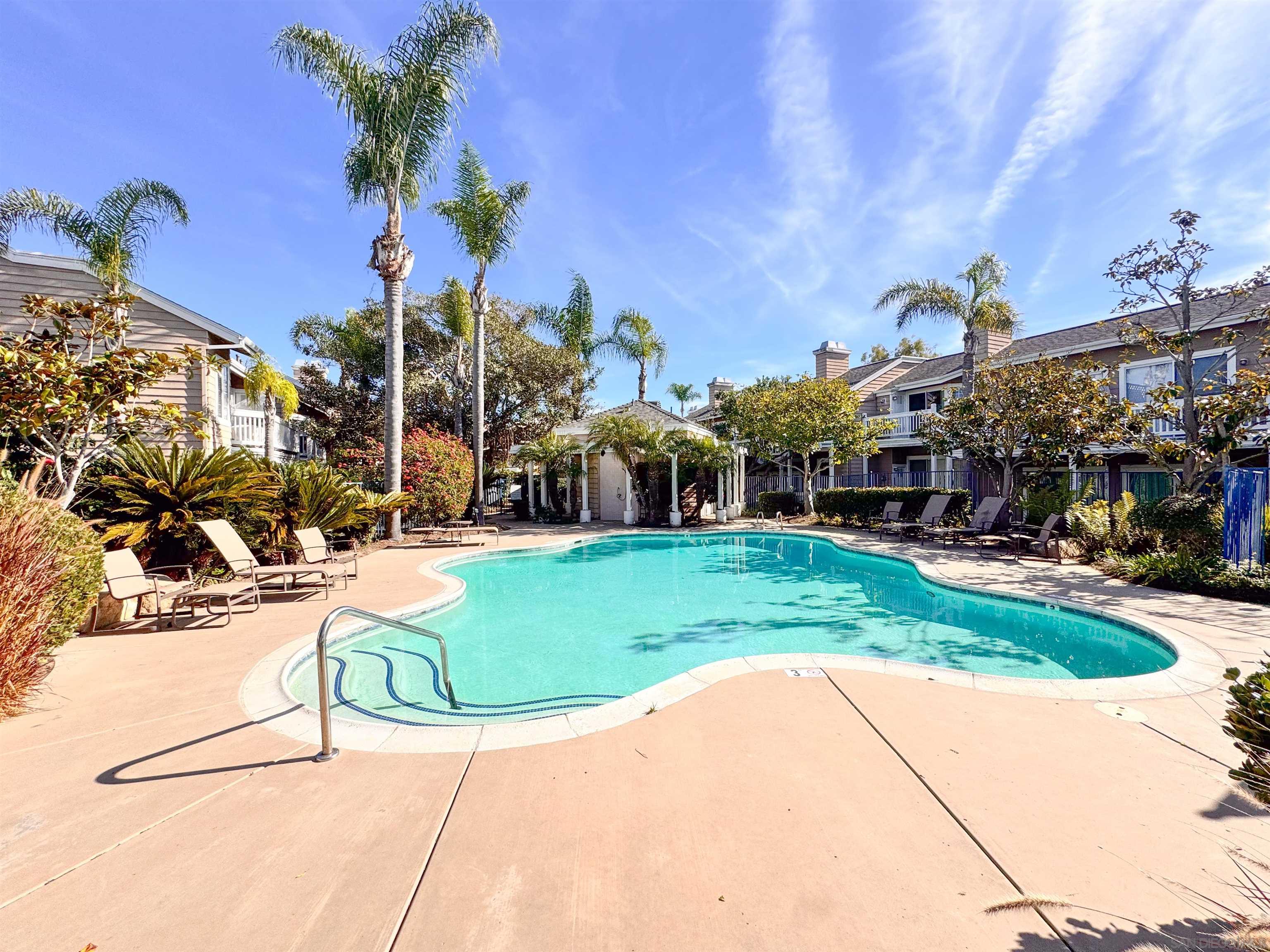 Detail Gallery Image 13 of 14 For 8585  via Mallorca  #4,  La Jolla,  CA 92037 - 3 Beds | 2 Baths