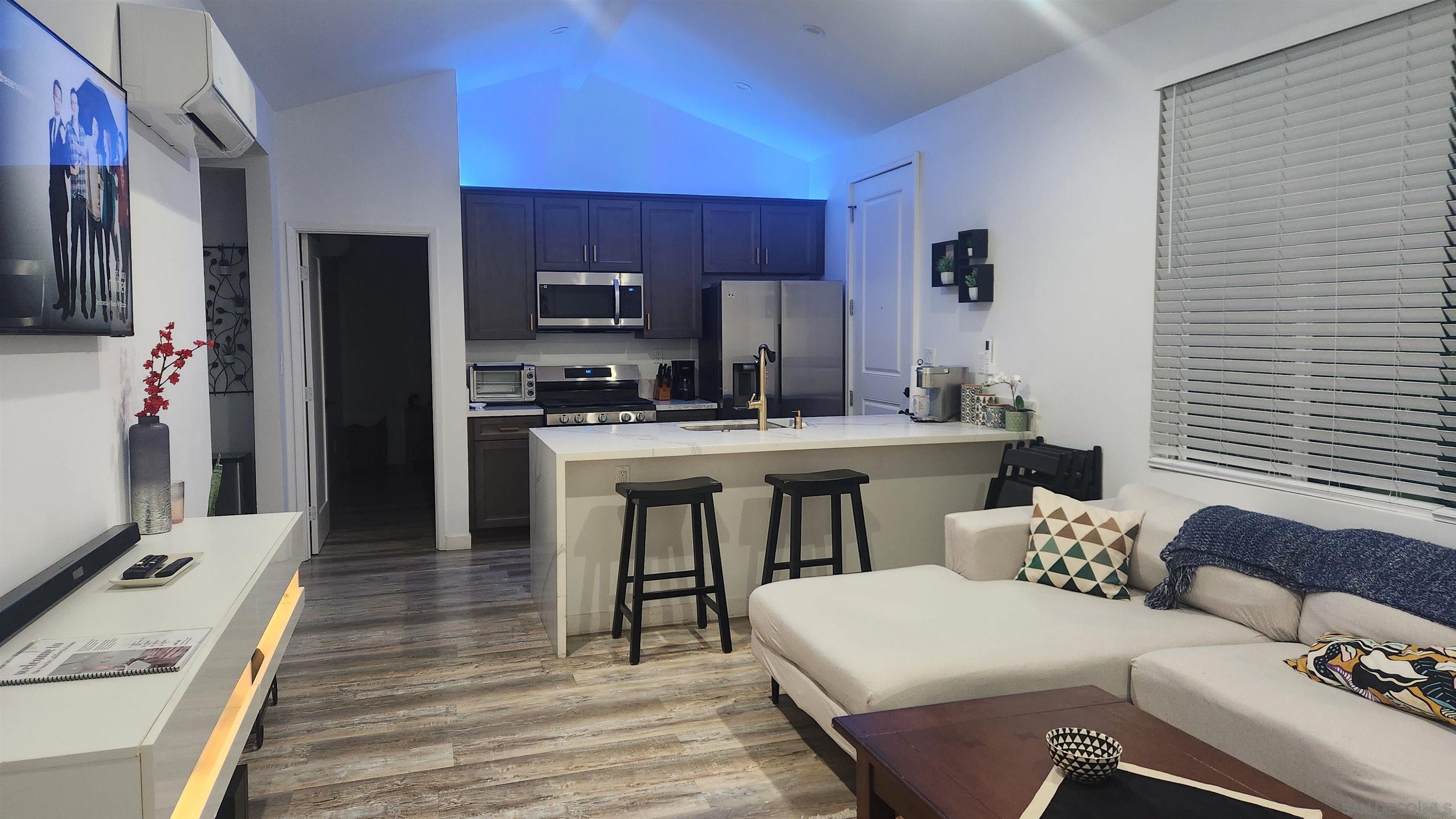 Detail Gallery Image 6 of 17 For 2144  L Ave, National City,  CA 91950 - 2 Beds | 1 Baths