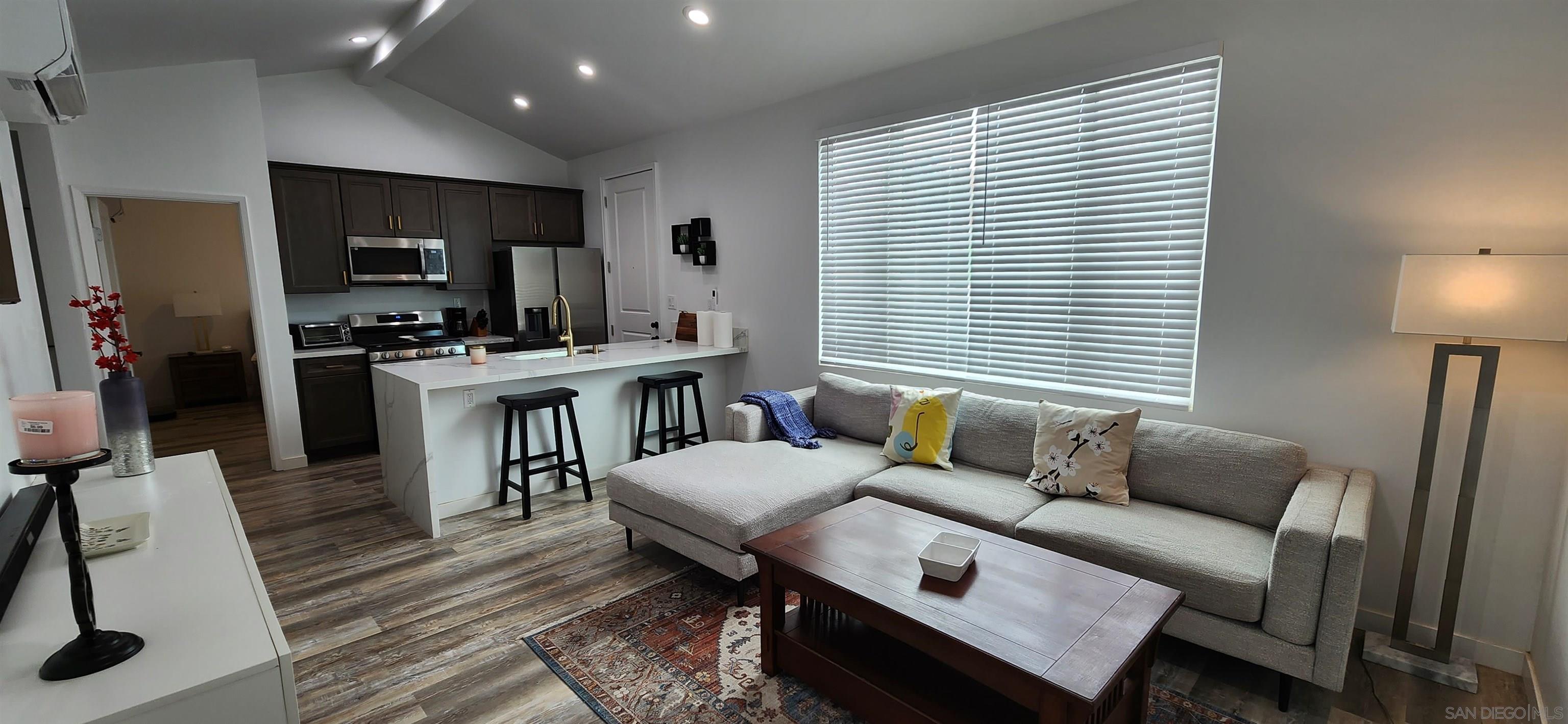 Detail Gallery Image 9 of 17 For 2144  L Ave, National City,  CA 91950 - 2 Beds | 1 Baths