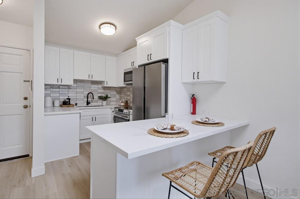 Detail Gallery Image 12 of 36 For 2909  Keats St  #11,  San Diego,  CA 92106 - 2 Beds | 2 Baths