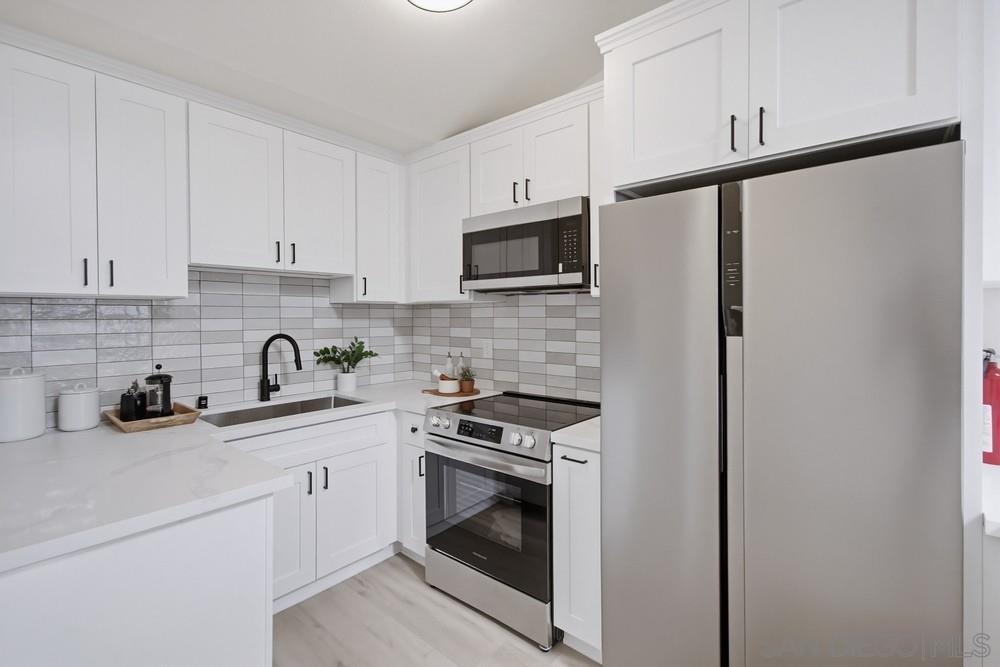 Detail Gallery Image 13 of 36 For 2909  Keats St  #11,  San Diego,  CA 92106 - 2 Beds | 2 Baths