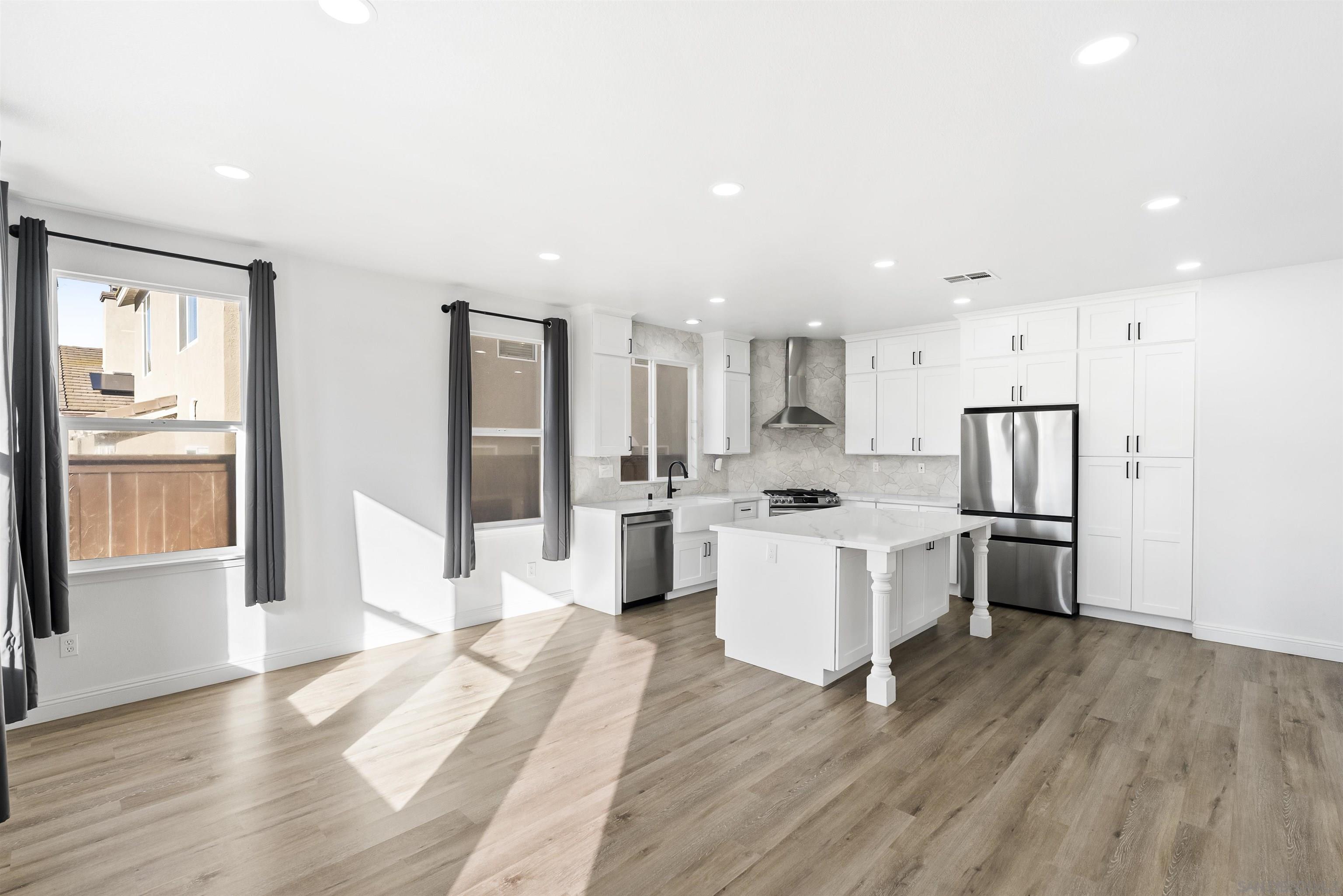 Detail Gallery Image 12 of 31 For 1048  Sunset Crossing Point, San Diego,  CA 92154 - 5 Beds | 3 Baths