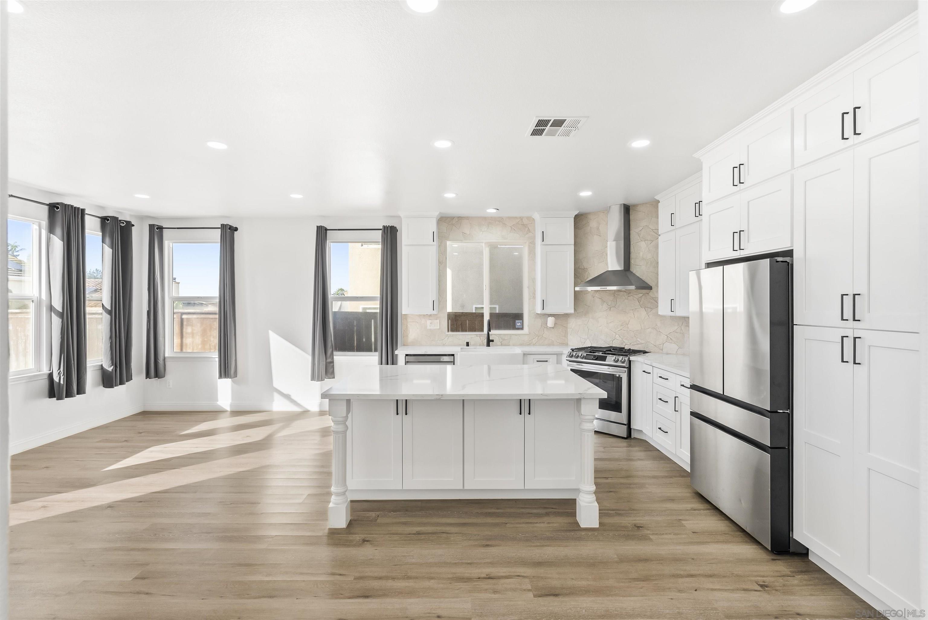 Detail Gallery Image 16 of 31 For 1048  Sunset Crossing Point, San Diego,  CA 92154 - 5 Beds | 3 Baths