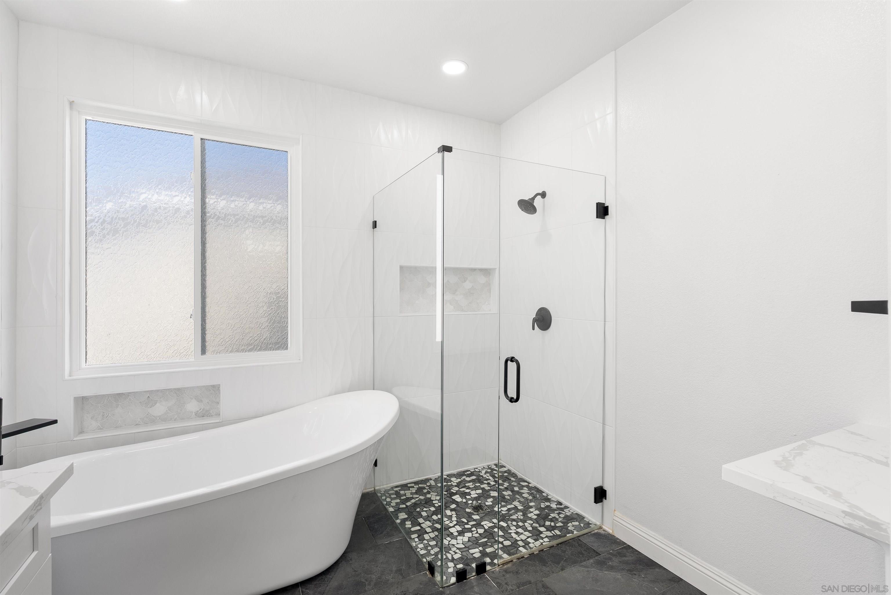 Detail Gallery Image 17 of 31 For 1048  Sunset Crossing Point, San Diego,  CA 92154 - 5 Beds | 3 Baths