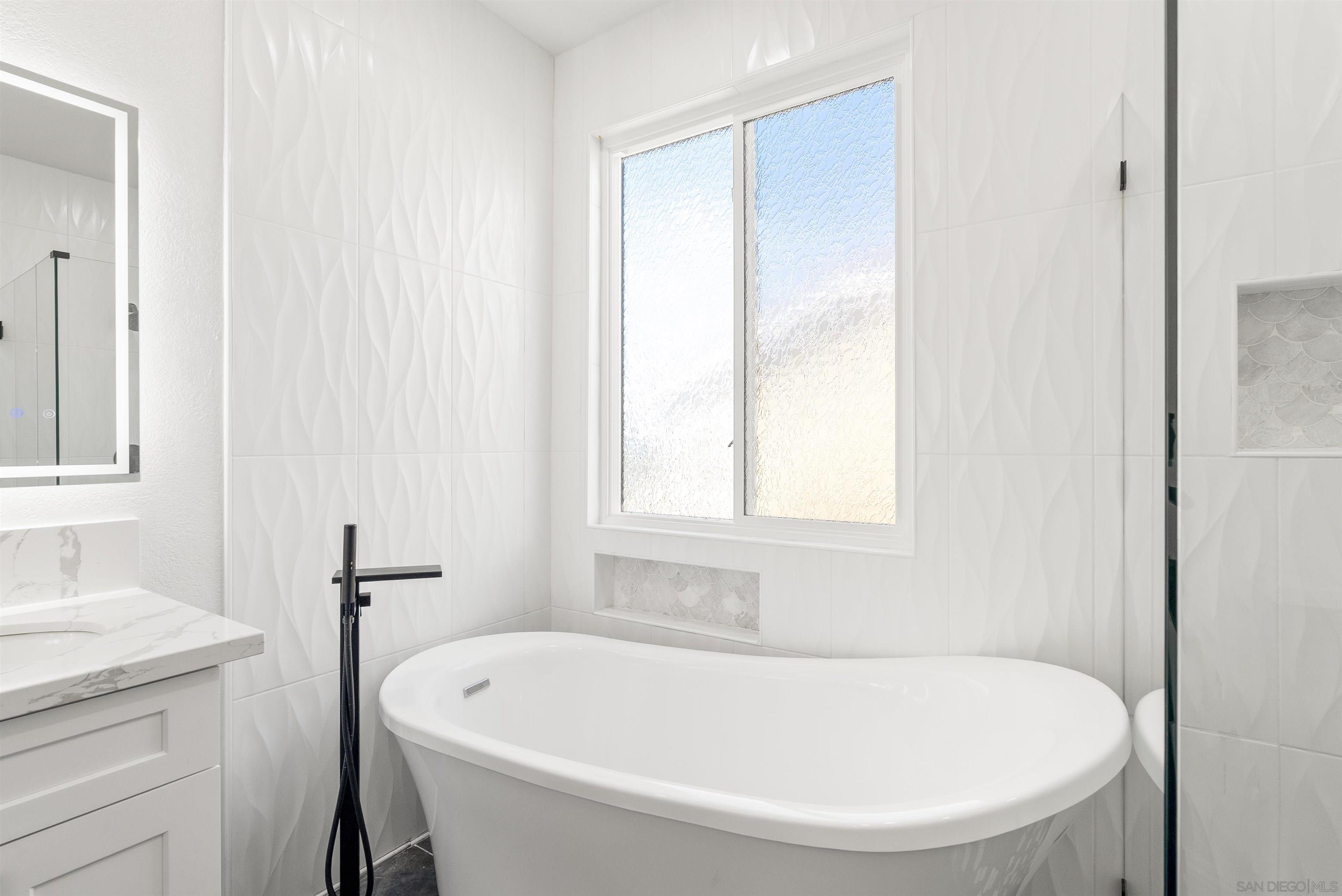 Detail Gallery Image 21 of 31 For 1048  Sunset Crossing Point, San Diego,  CA 92154 - 5 Beds | 3 Baths