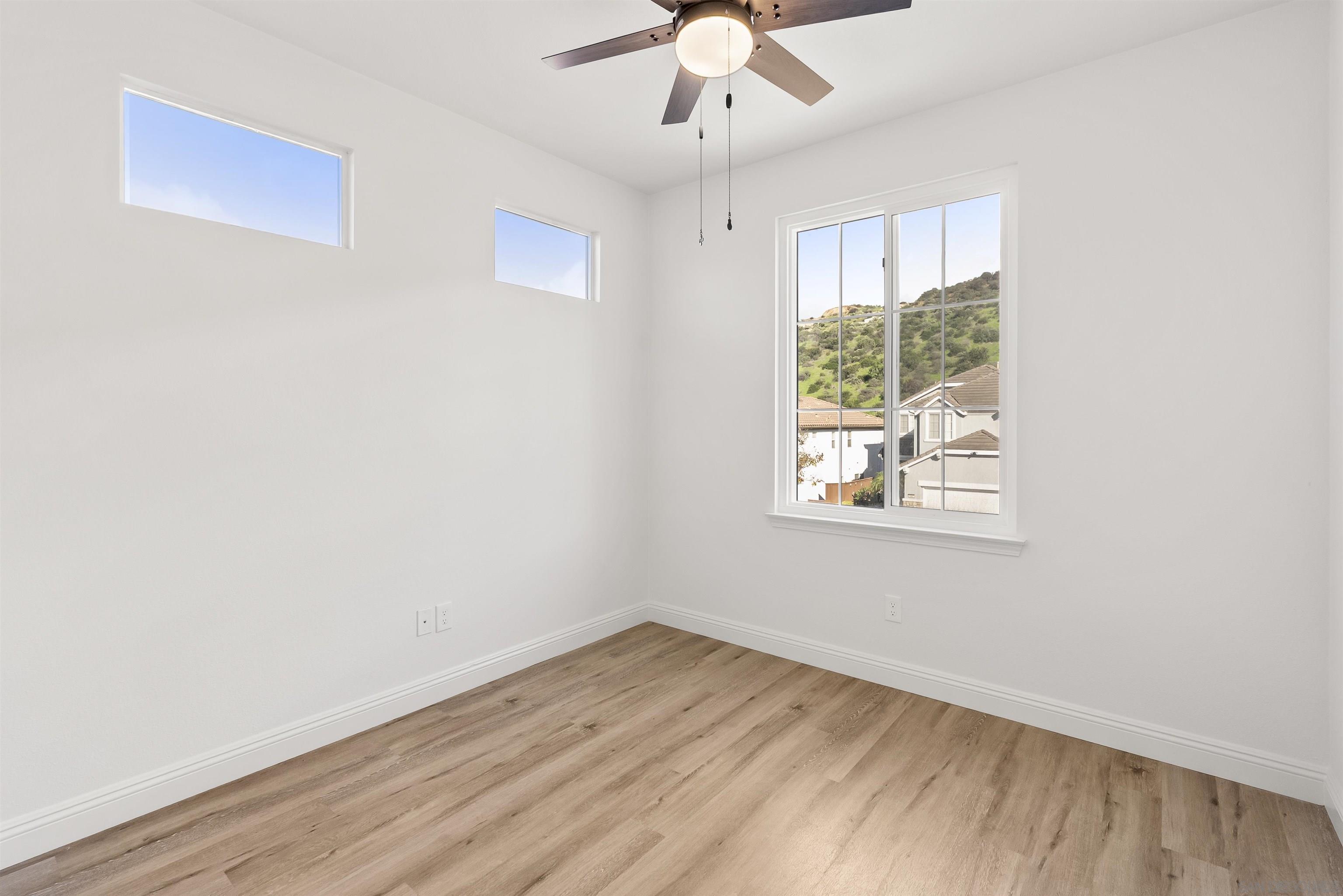 Detail Gallery Image 24 of 31 For 1048  Sunset Crossing Point, San Diego,  CA 92154 - 5 Beds | 3 Baths