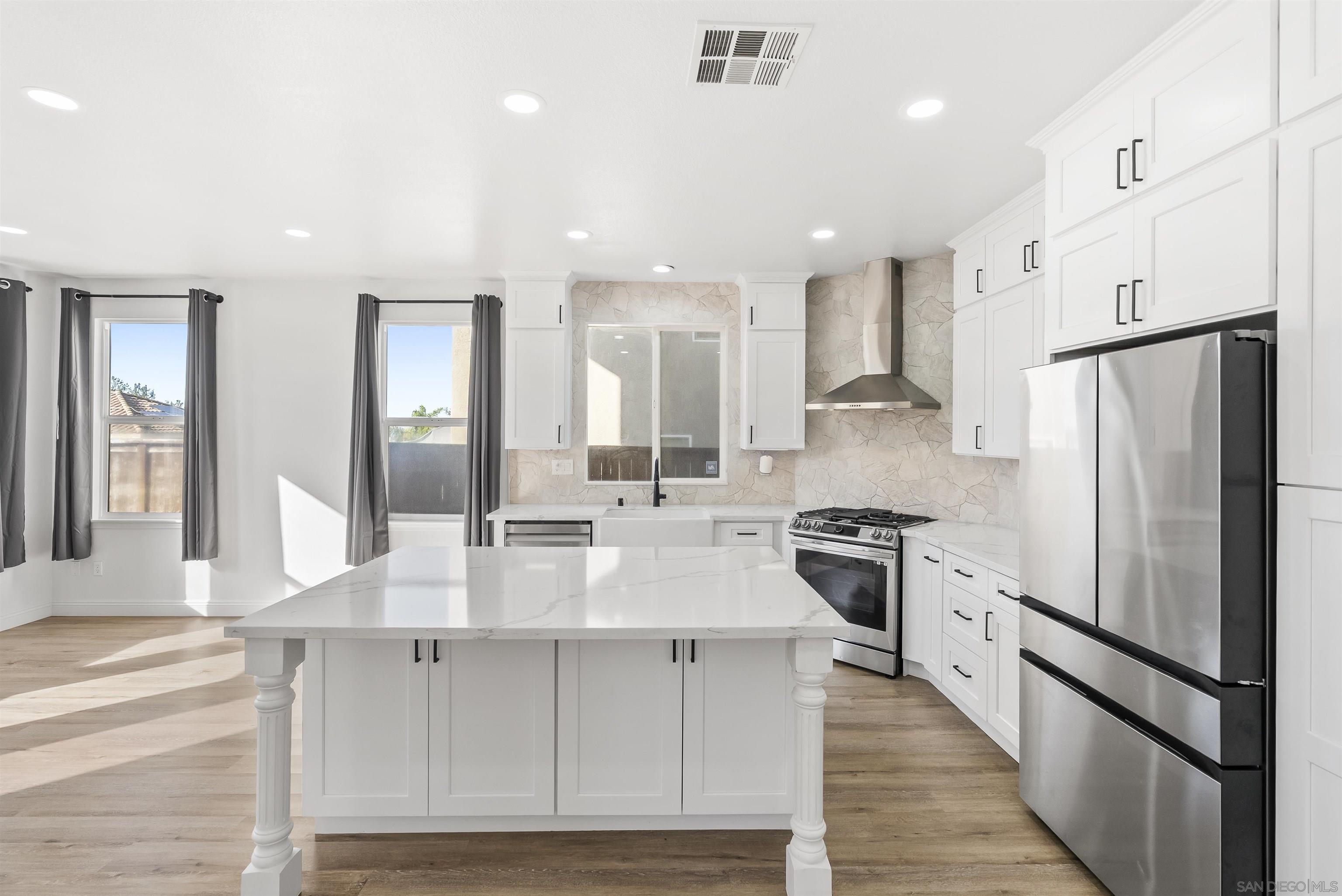 Detail Gallery Image 8 of 31 For 1048  Sunset Crossing Point, San Diego,  CA 92154 - 5 Beds | 3 Baths