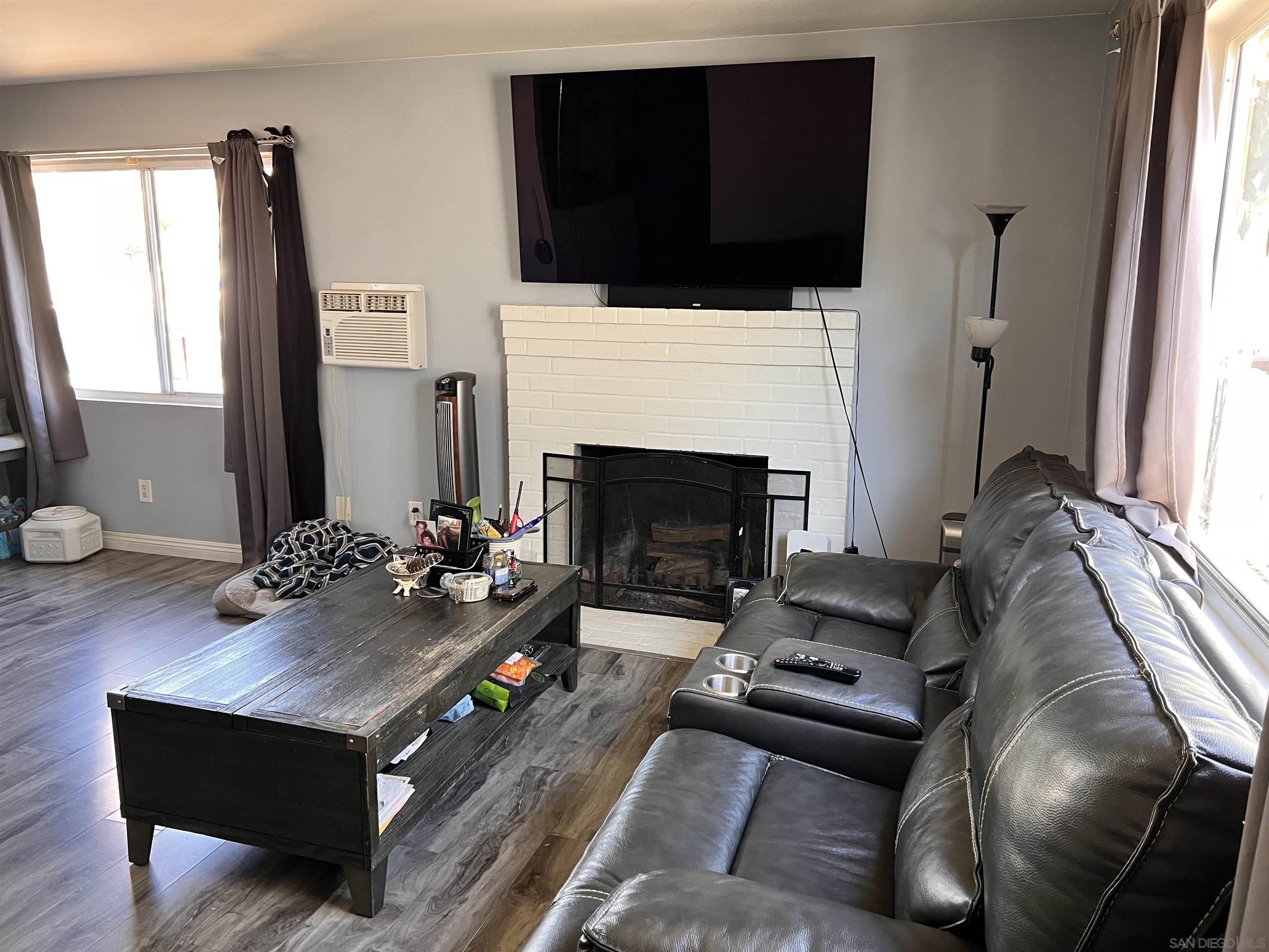 Detail Gallery Image 5 of 15 For 4015  Boston Ave, San Diego,  CA 92113 - 3 Beds | 1 Baths