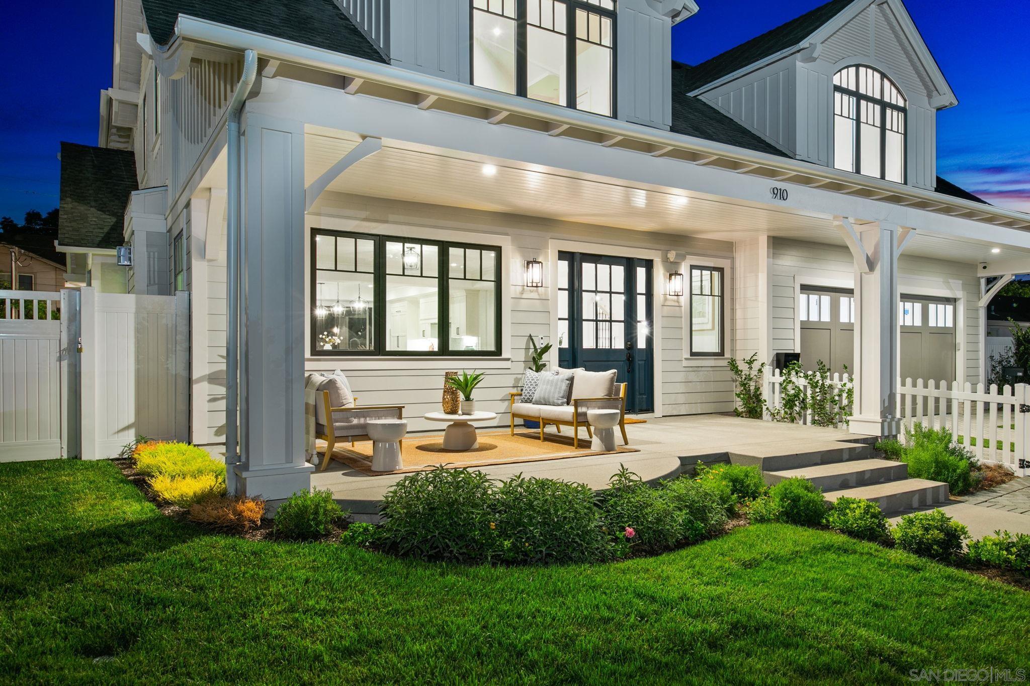 Detail Gallery Image 2 of 37 For 910  Balboa Ave, Coronado,  CA 92118 - 6 Beds | 6/1 Baths