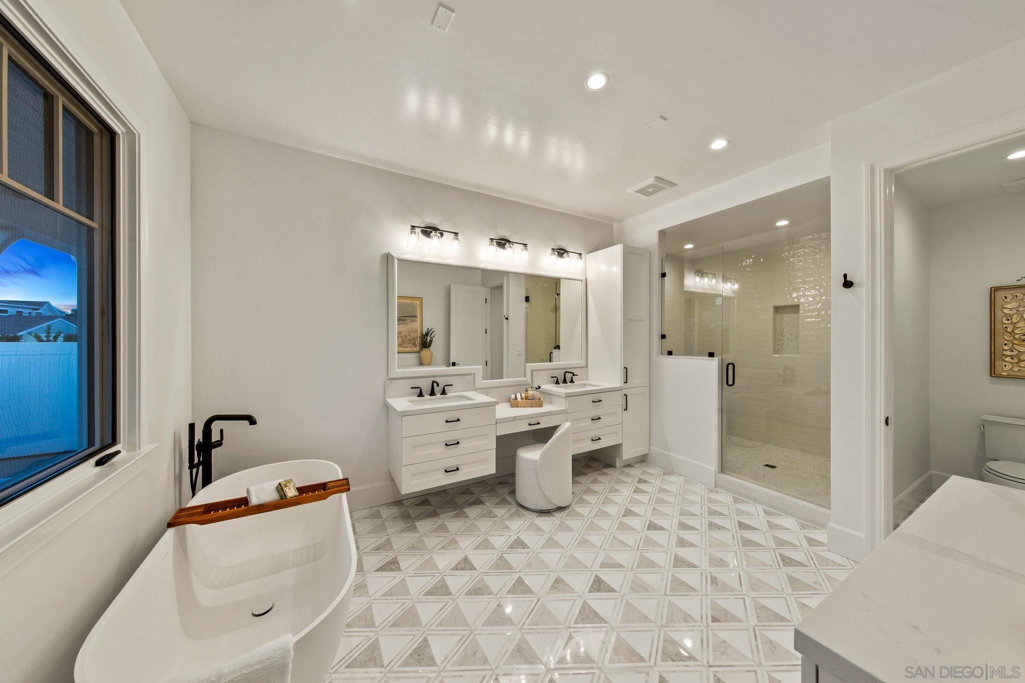 Detail Gallery Image 17 of 37 For 910  Balboa Ave, Coronado,  CA 92118 - 6 Beds | 6/1 Baths