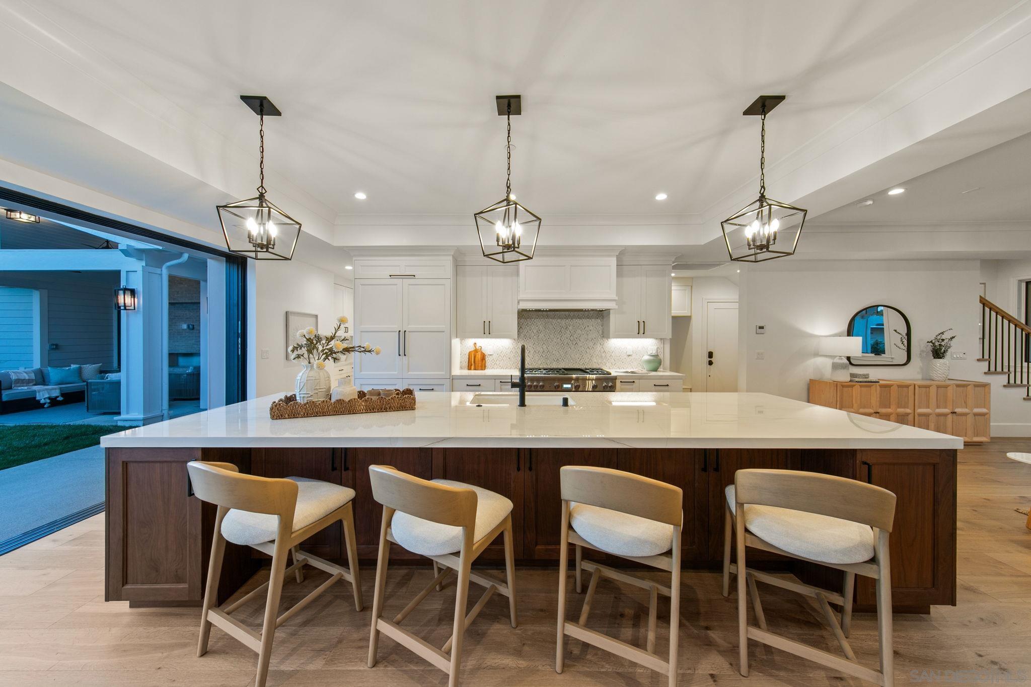 Detail Gallery Image 9 of 37 For 910  Balboa Ave, Coronado,  CA 92118 - 6 Beds | 6/1 Baths