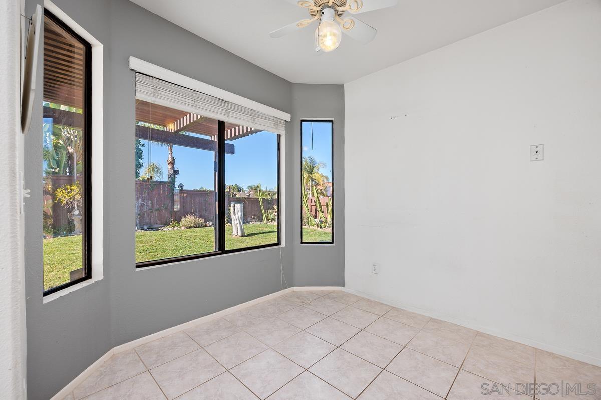 Detail Gallery Image 11 of 24 For 5070  Chalet Dr, Oceanside,  CA 92057 - 4 Beds | 3 Baths