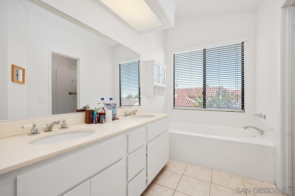 Detail Gallery Image 16 of 24 For 5070  Chalet Dr, Oceanside,  CA 92057 - 4 Beds | 3 Baths