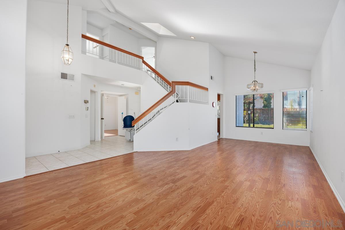 Detail Gallery Image 4 of 24 For 5070  Chalet Dr, Oceanside,  CA 92057 - 4 Beds | 3 Baths