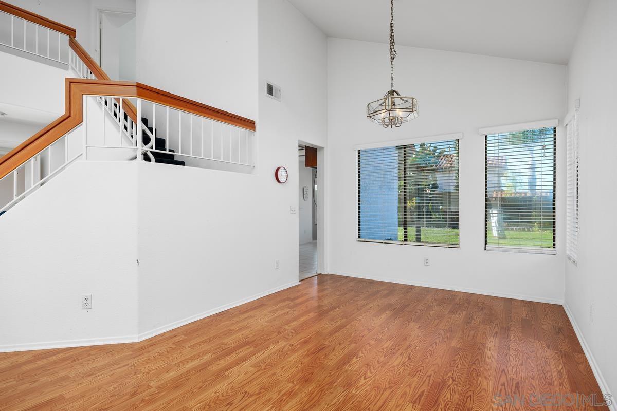 Detail Gallery Image 6 of 24 For 5070  Chalet Dr, Oceanside,  CA 92057 - 4 Beds | 3 Baths