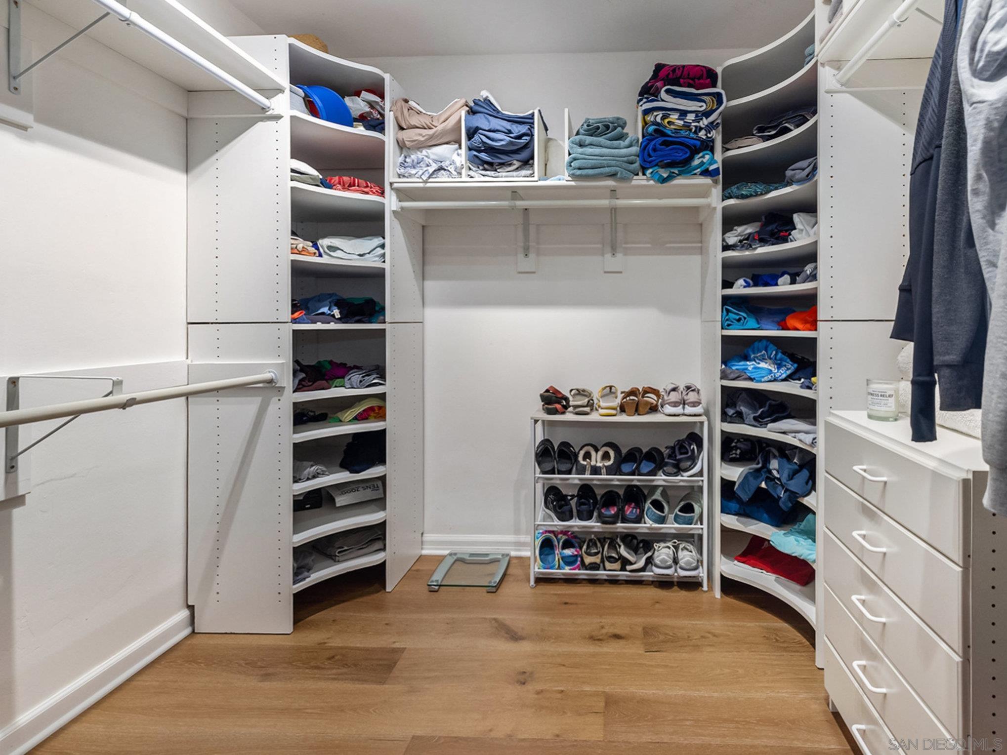 Detail Gallery Image 15 of 39 For 7355  Fay Avenue, La Jolla,  CA 92037 - 4 Beds | 3/1 Baths