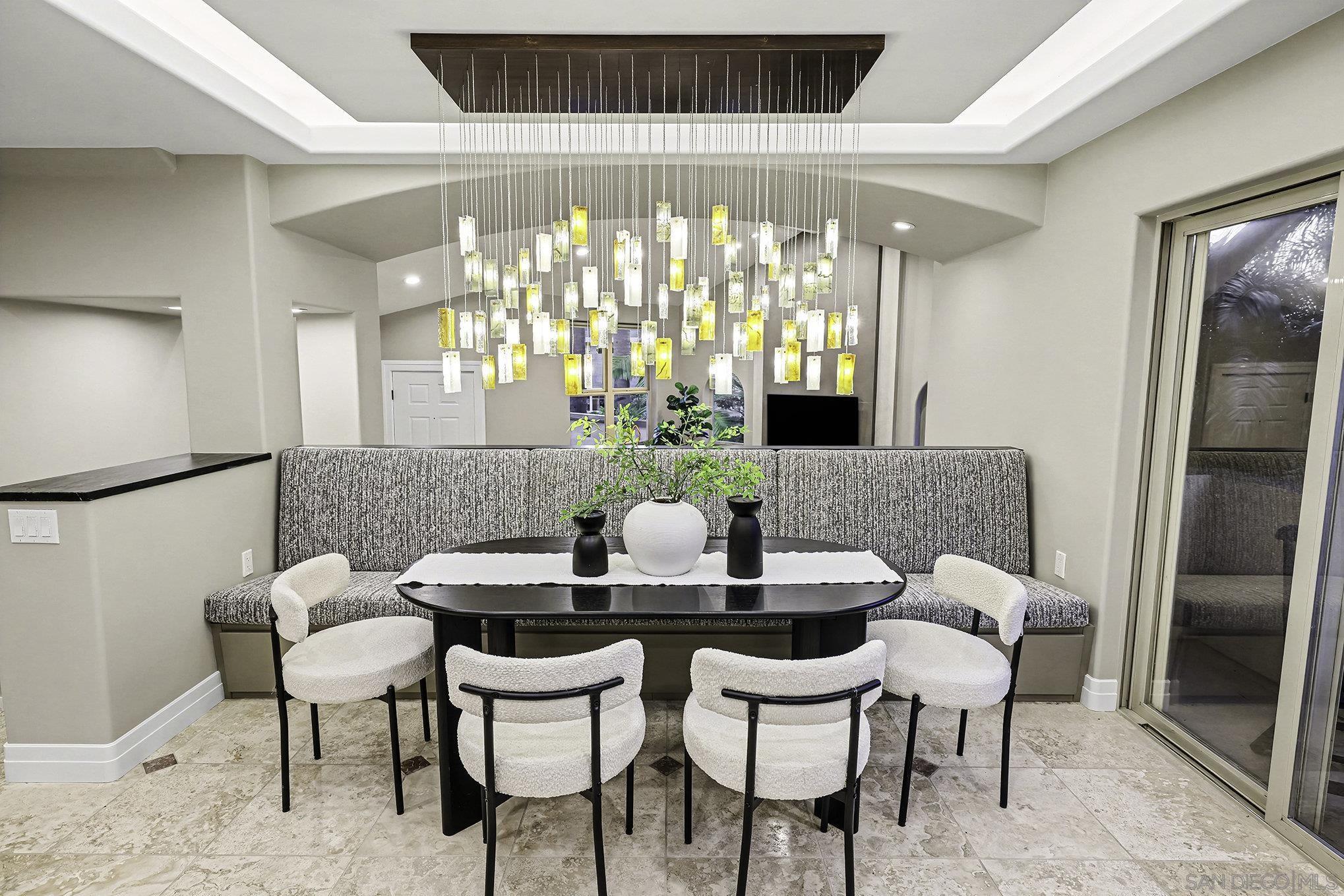 Detail Gallery Image 3 of 41 For 7355  Fay Avenue, La Jolla,  CA 92037 - 4 Beds | 3/1 Baths