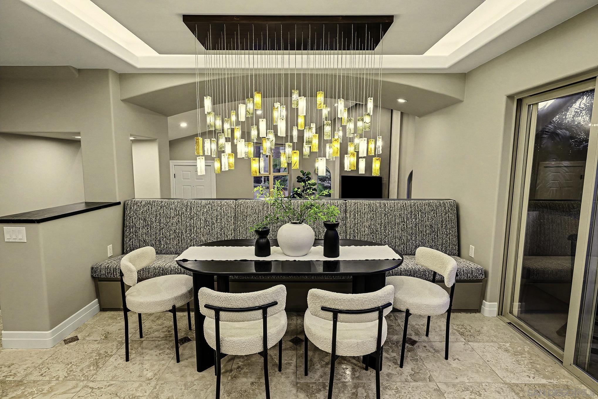 Detail Gallery Image 3 of 39 For 7355  Fay Avenue, La Jolla,  CA 92037 - 4 Beds | 3/1 Baths