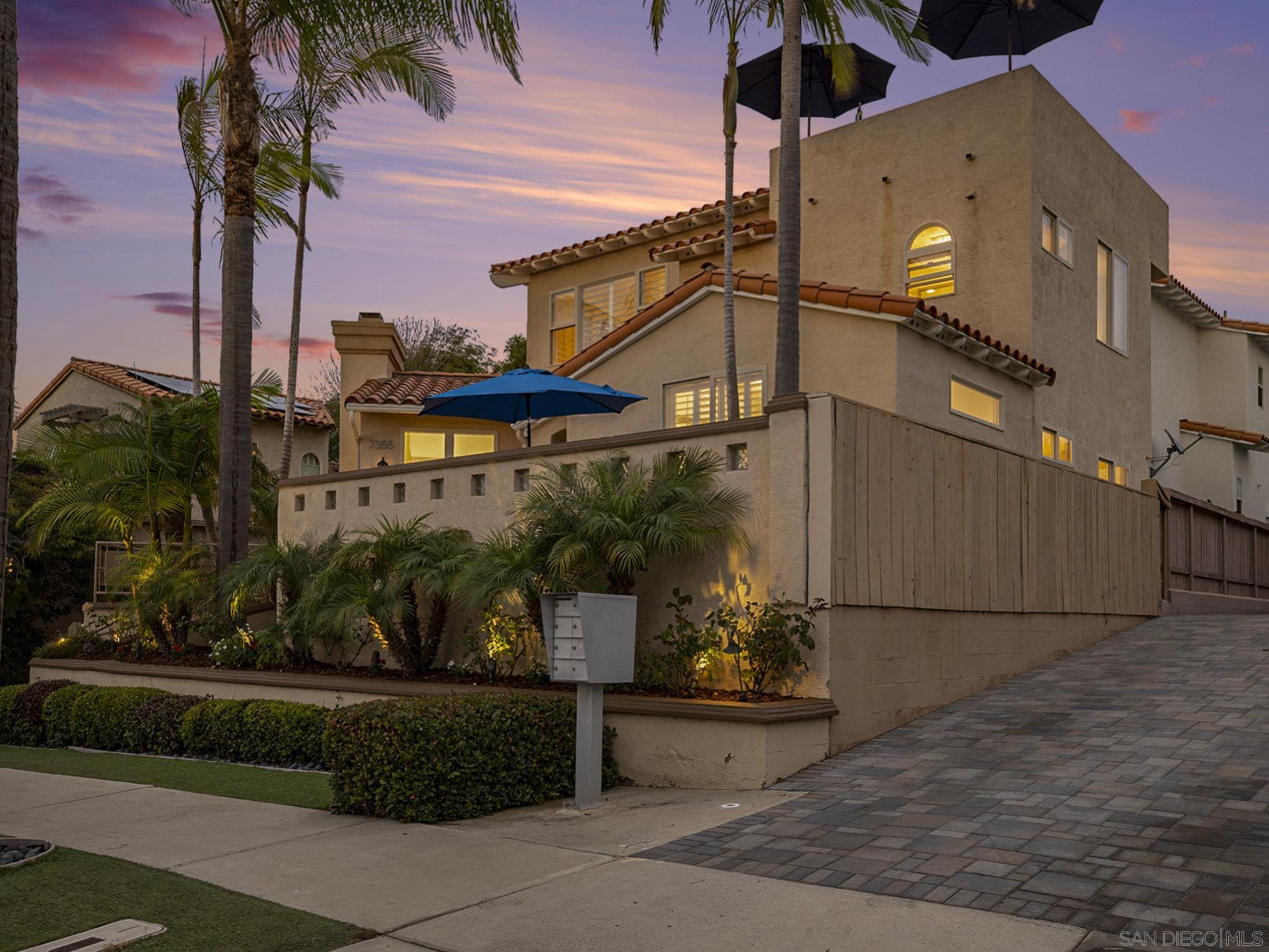 Detail Gallery Image 32 of 39 For 7355  Fay Avenue, La Jolla,  CA 92037 - 4 Beds | 3/1 Baths