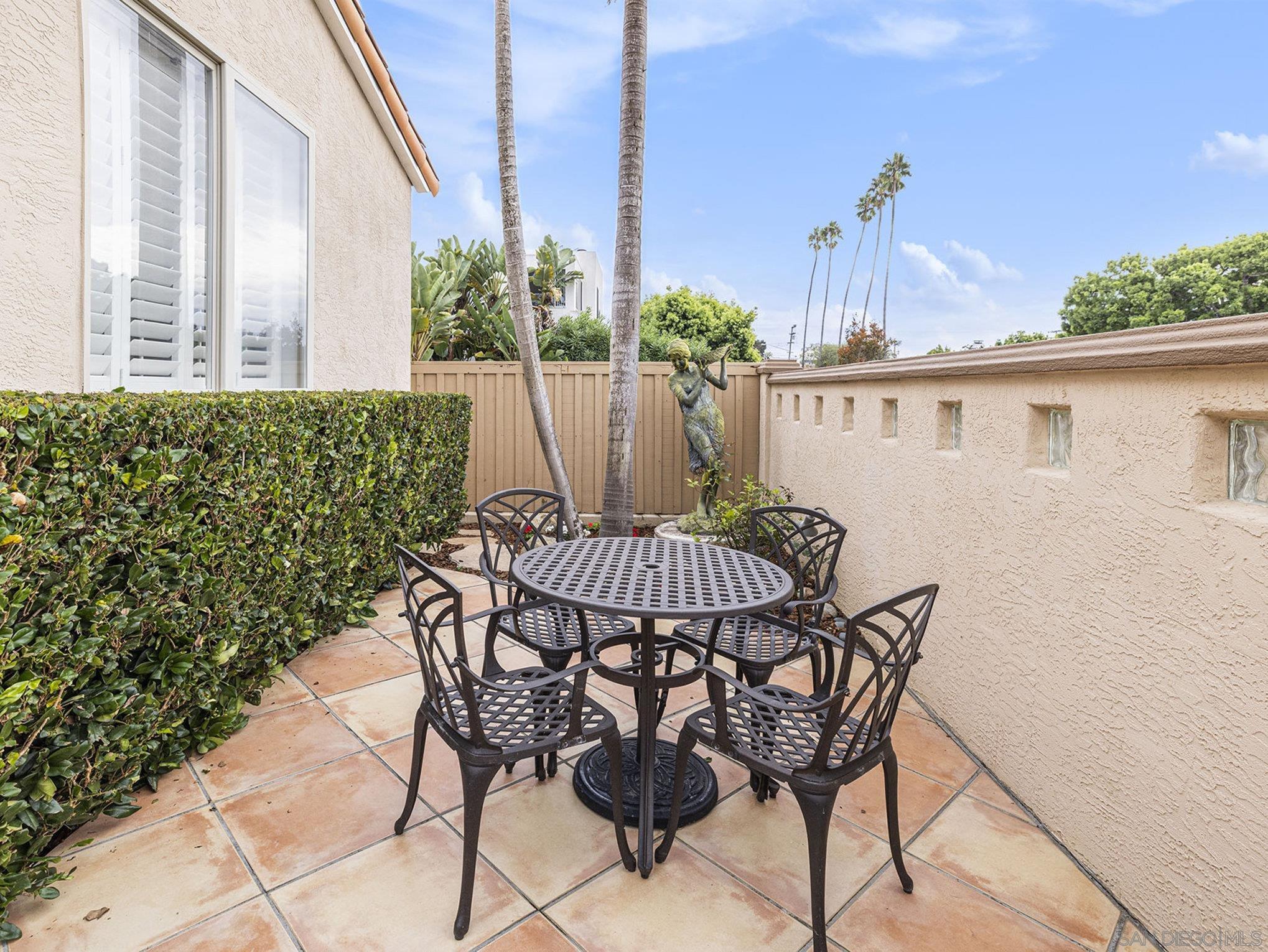 Detail Gallery Image 38 of 39 For 7355  Fay Avenue, La Jolla,  CA 92037 - 4 Beds | 3/1 Baths