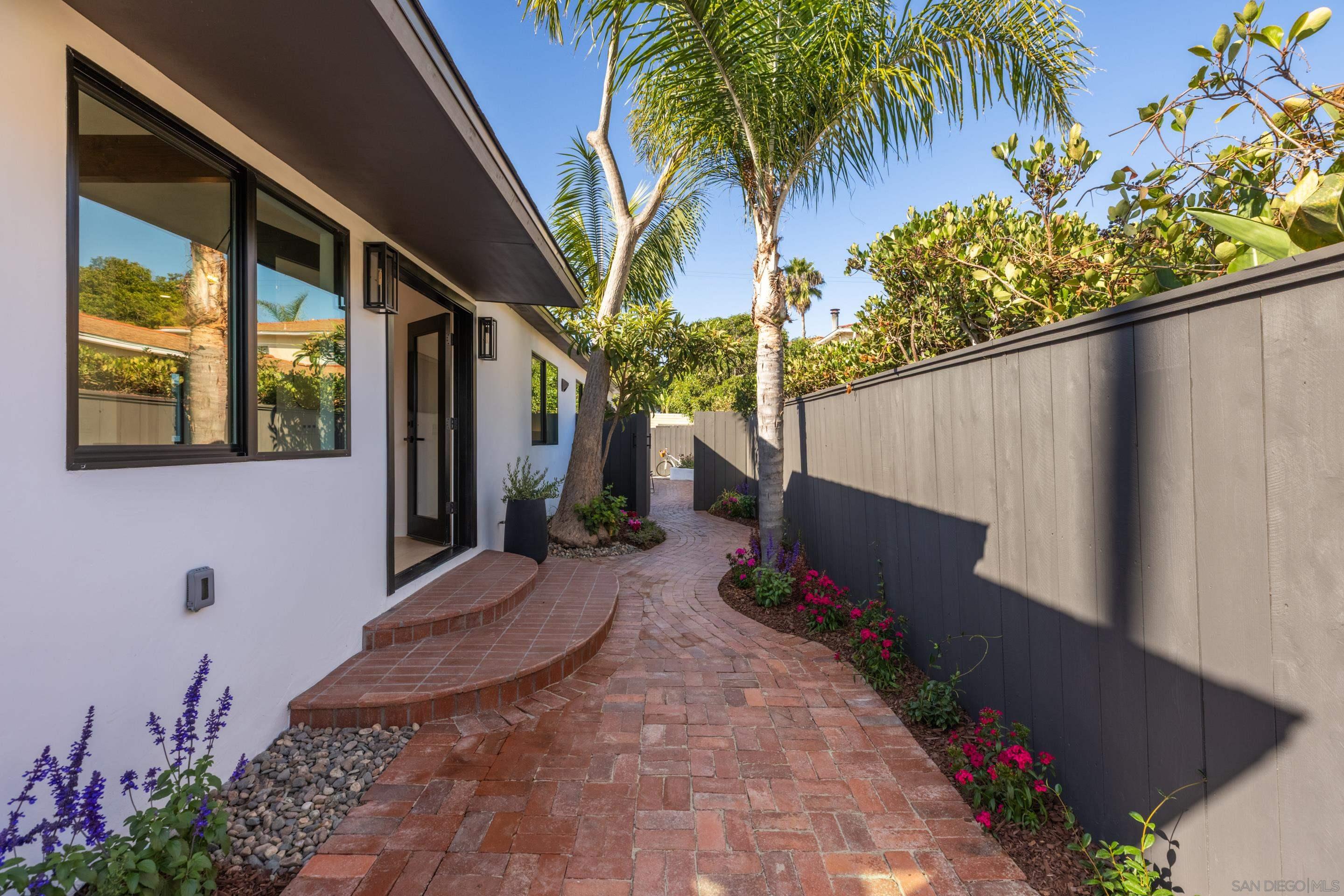 Detail Gallery Image 12 of 25 For 434 - 436  Bonair St, La Jolla,  CA 92037 - 3 Beds | 2 Baths