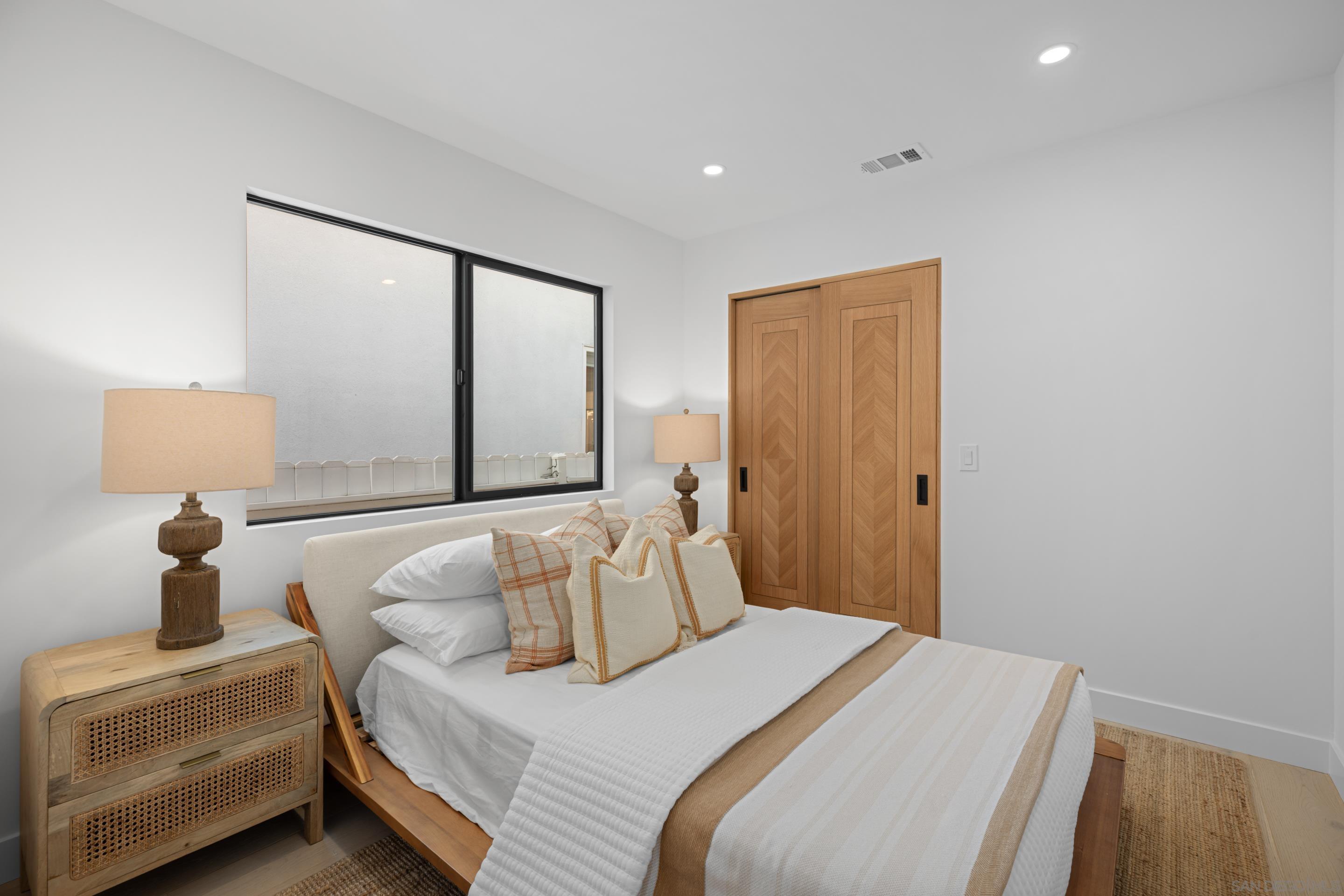 Detail Gallery Image 7 of 25 For 434 - 436  Bonair St, La Jolla,  CA 92037 - 3 Beds | 2 Baths