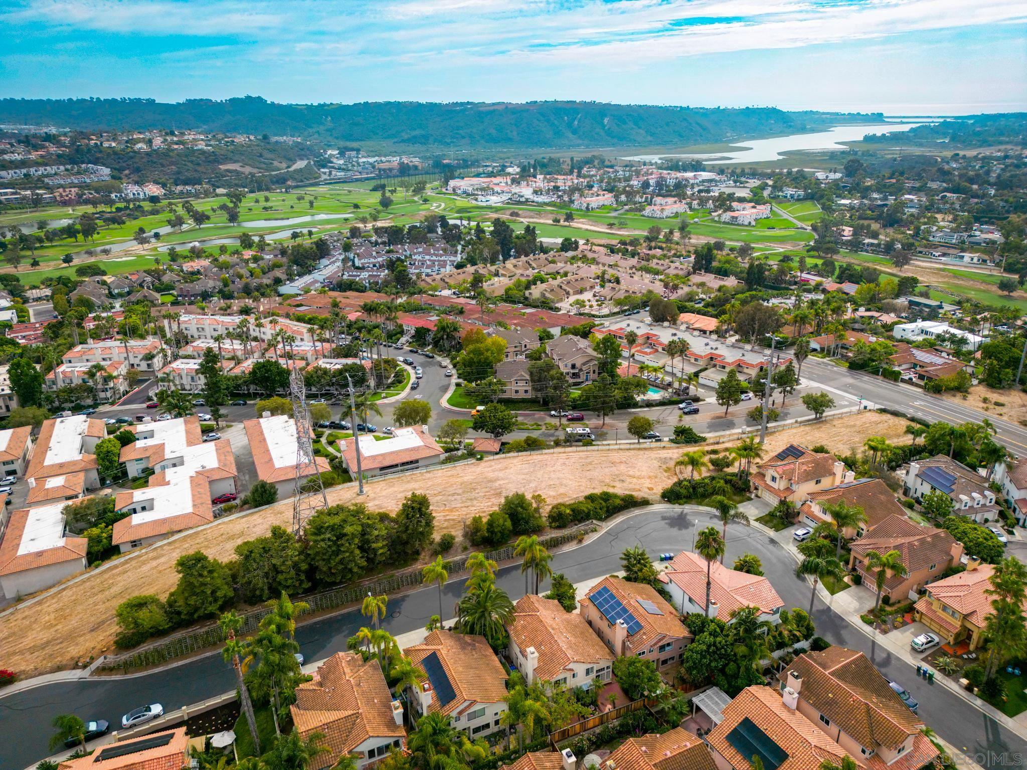 Detail Gallery Image 26 of 37 For 2318  via Villegas, Carlsbad,  CA 92009 - 5 Beds | 3 Baths