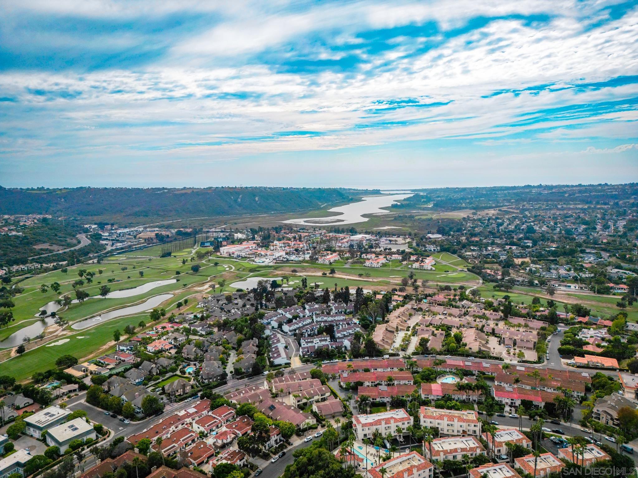 Detail Gallery Image 27 of 37 For 2318  via Villegas, Carlsbad,  CA 92009 - 5 Beds | 3 Baths