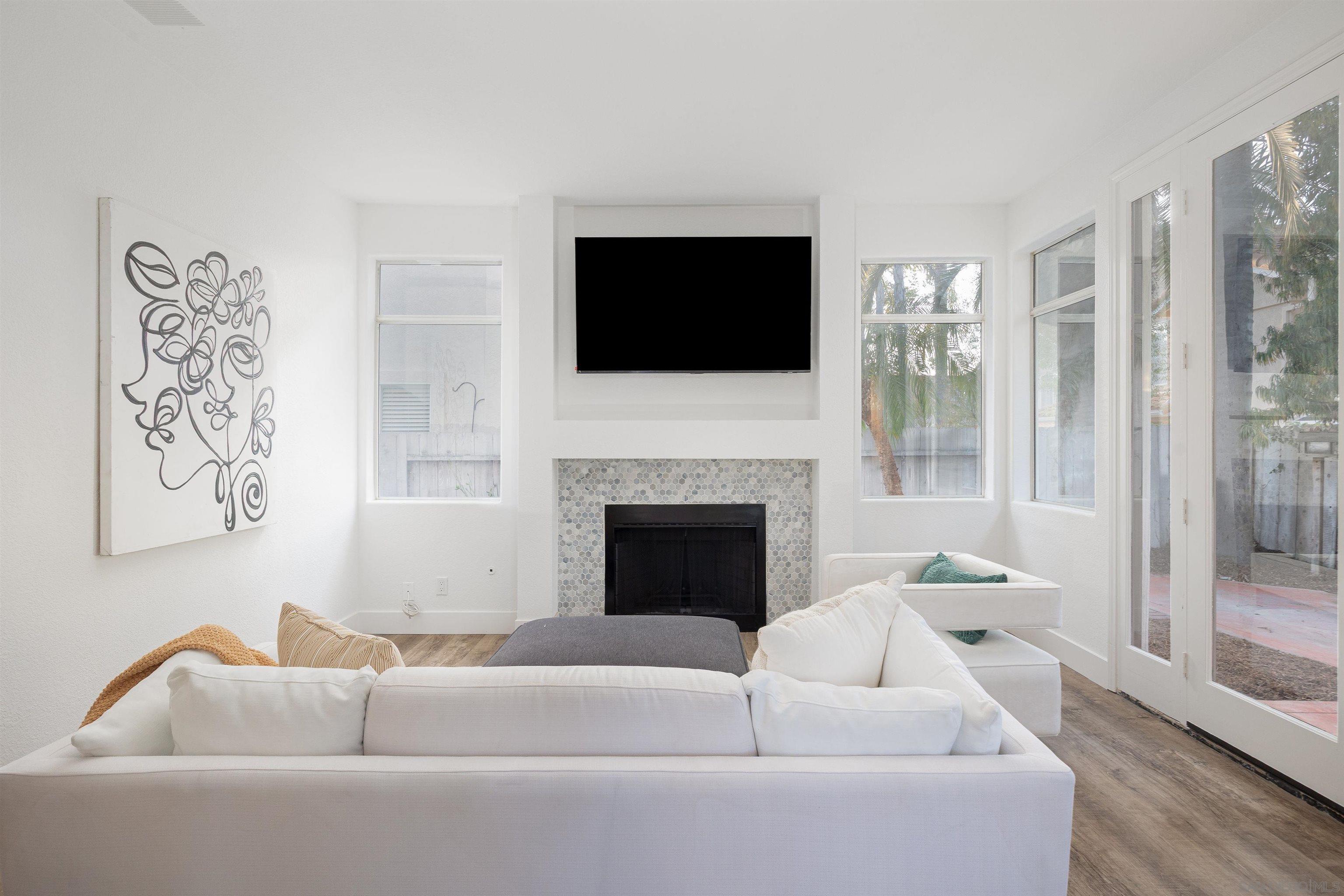 Detail Gallery Image 10 of 37 For 2318  via Villegas, Carlsbad,  CA 92009 - 5 Beds | 3 Baths