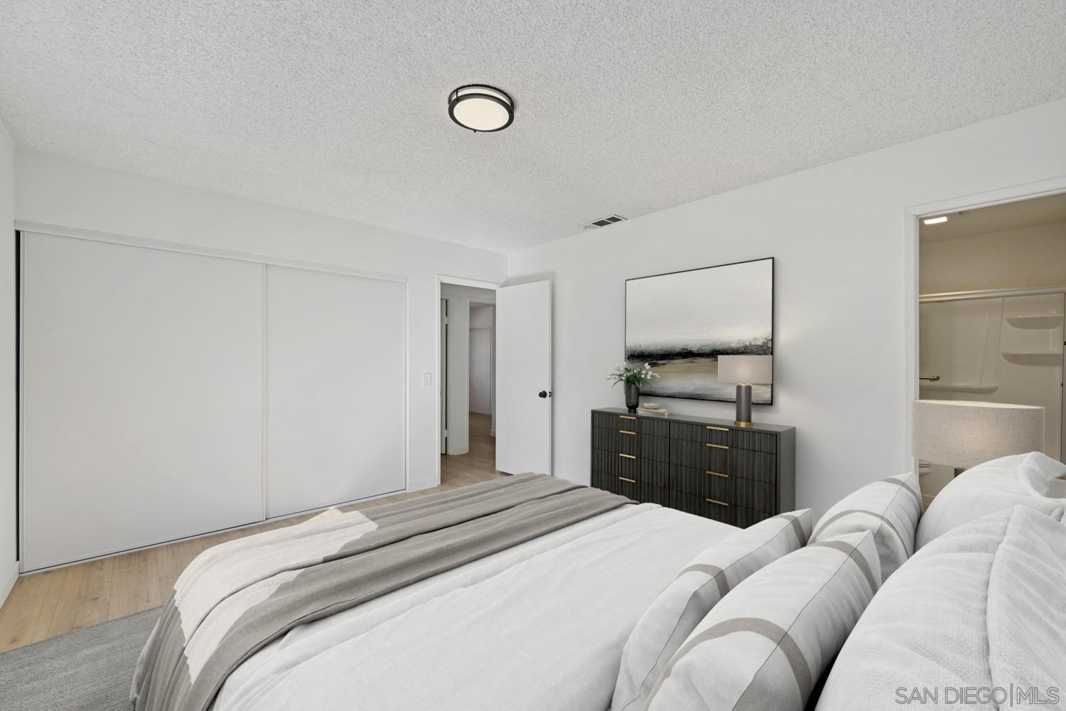 Detail Gallery Image 13 of 24 For 2050  Oak Hill Dr, Escondido,  CA 92027 - 3 Beds | 2 Baths