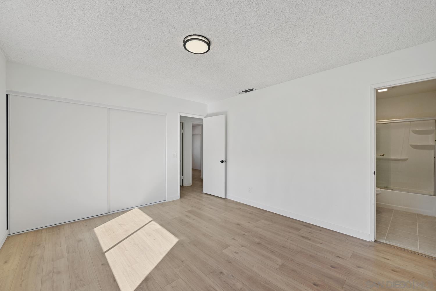 Detail Gallery Image 14 of 24 For 2050  Oak Hill Dr, Escondido,  CA 92027 - 3 Beds | 2 Baths