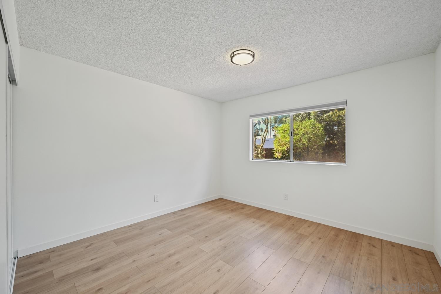 Detail Gallery Image 17 of 24 For 2050  Oak Hill Dr, Escondido,  CA 92027 - 3 Beds | 2 Baths