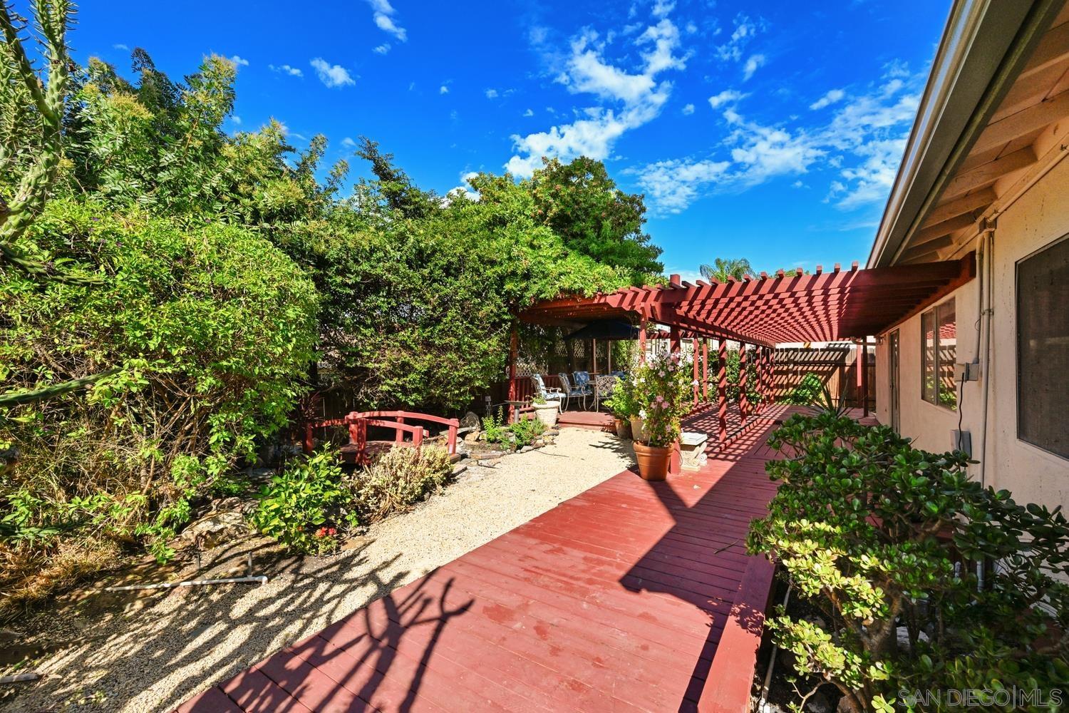 Detail Gallery Image 21 of 24 For 2050  Oak Hill Dr, Escondido,  CA 92027 - 3 Beds | 2 Baths