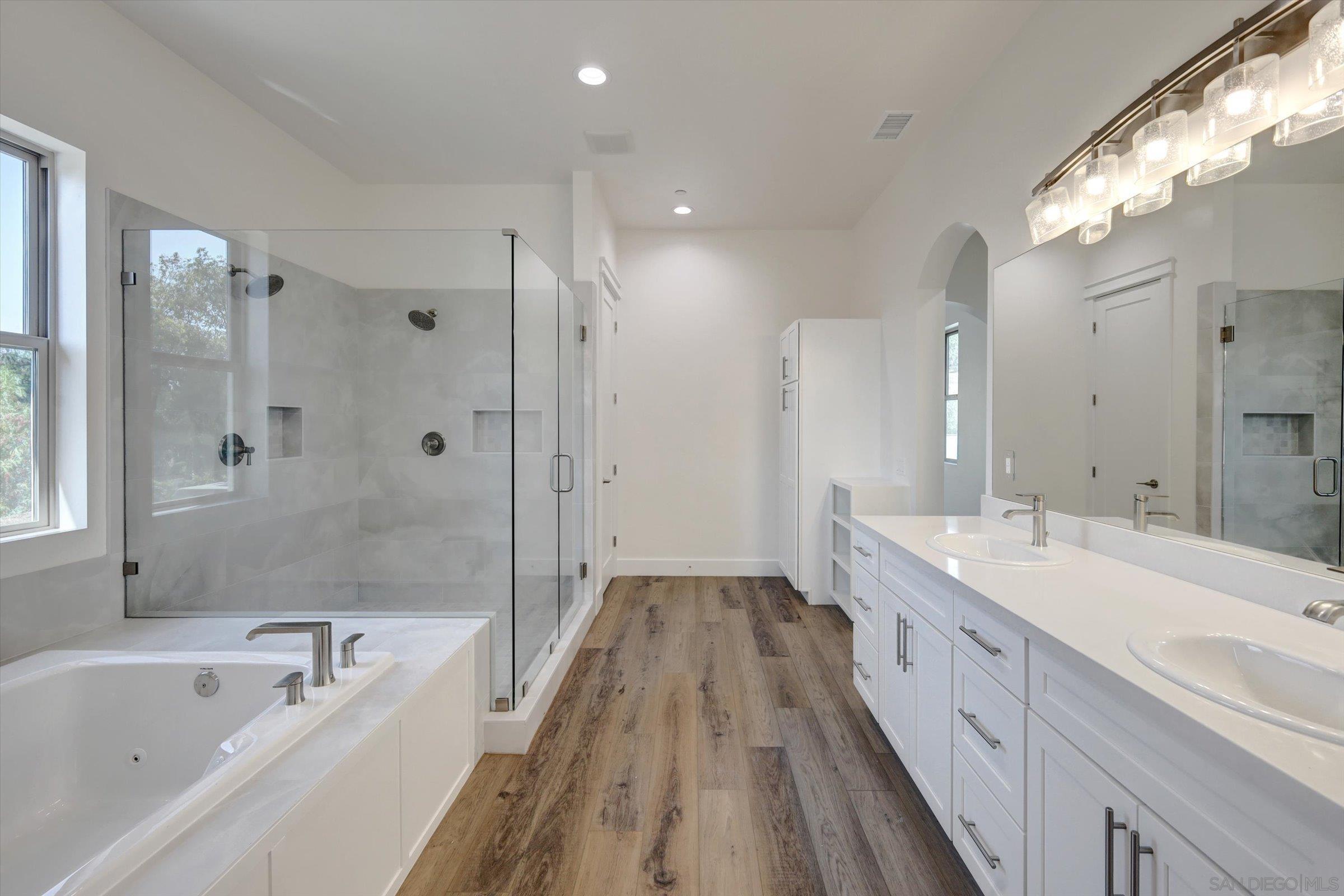 Detail Gallery Image 15 of 22 For 5808  Lake Vista Dr., Bonsall,  CA 92003 - 4 Beds | 4/1 Baths