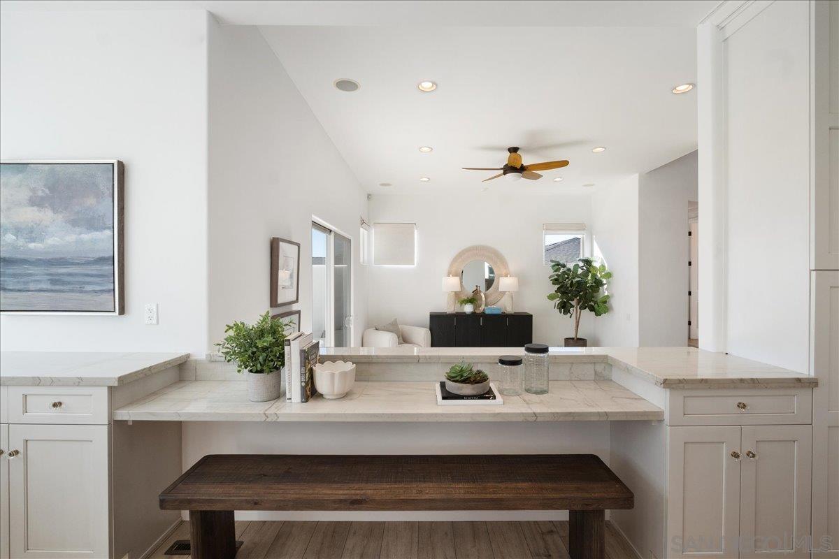 Detail Gallery Image 21 of 47 For 819  Van Nuys St, San Diego,  CA 92109 - 5 Beds | 3/1 Baths