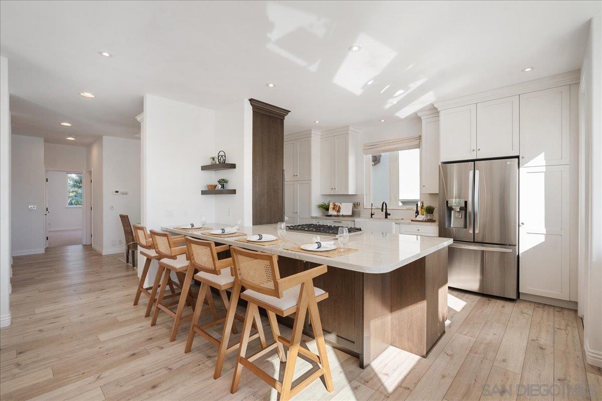 Detail Gallery Image 22 of 47 For 819  Van Nuys St, San Diego,  CA 92109 - 5 Beds | 3/1 Baths