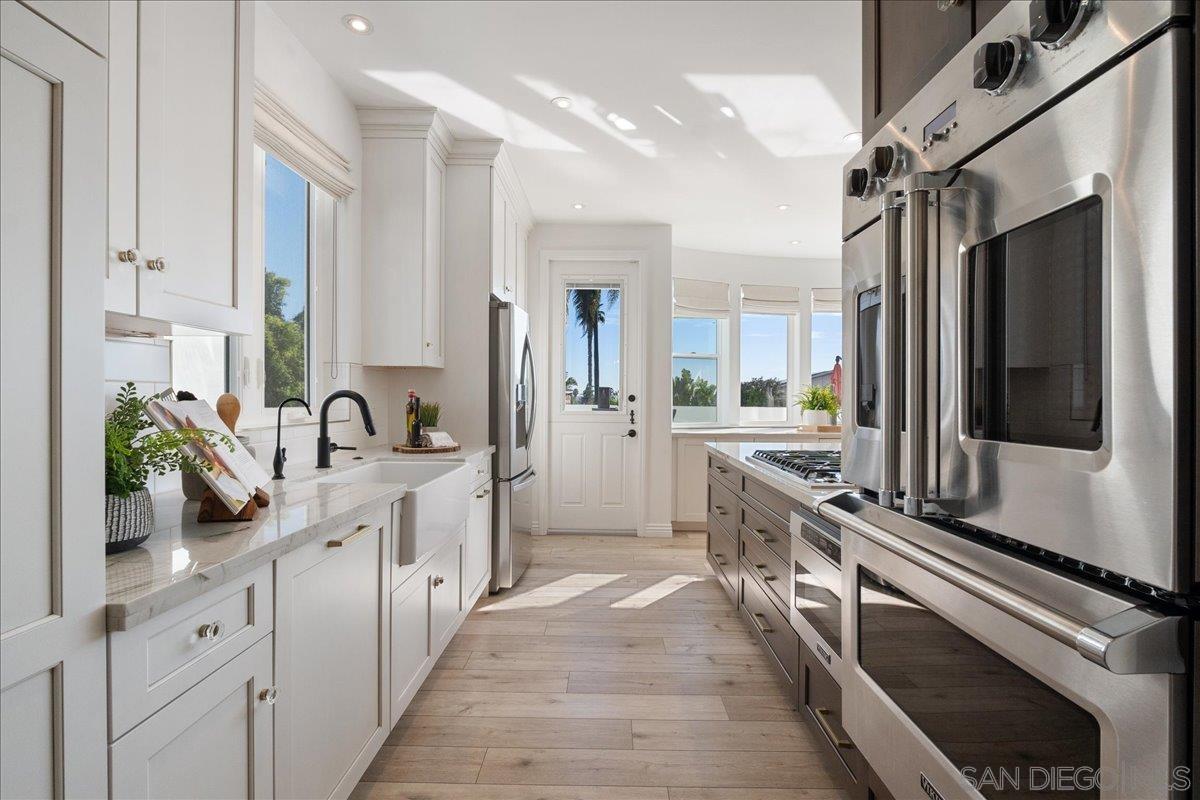 Detail Gallery Image 23 of 47 For 819  Van Nuys St, San Diego,  CA 92109 - 5 Beds | 3/1 Baths