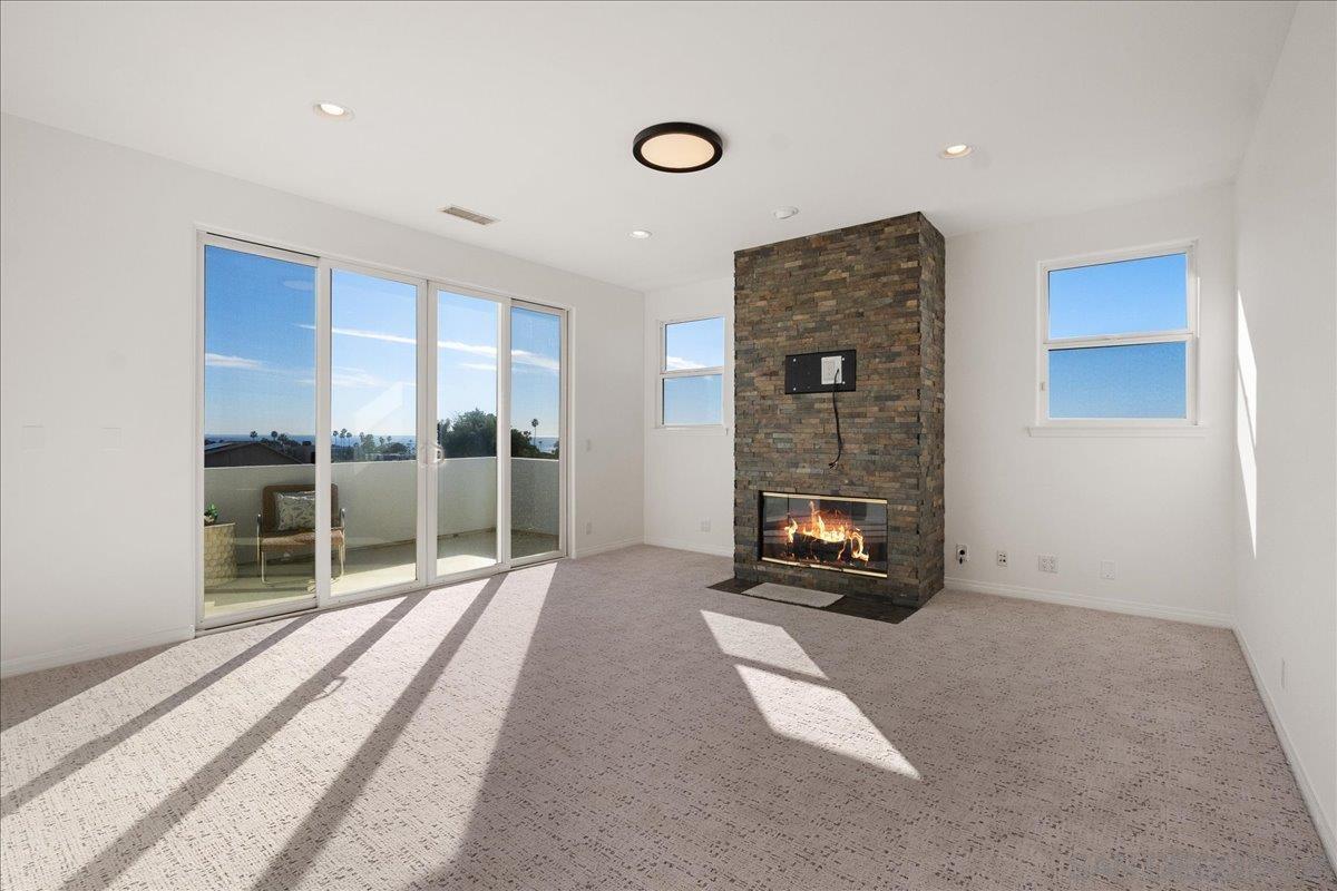 Detail Gallery Image 28 of 47 For 819  Van Nuys St, San Diego,  CA 92109 - 5 Beds | 3/1 Baths