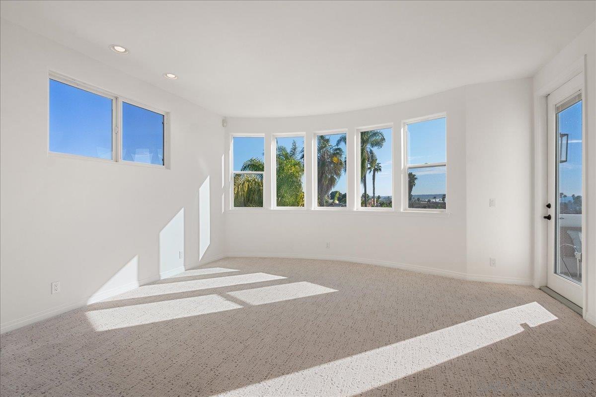 Detail Gallery Image 31 of 47 For 819  Van Nuys St, San Diego,  CA 92109 - 5 Beds | 3/1 Baths