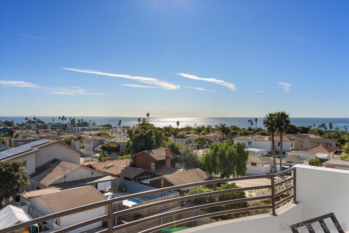 Detail Gallery Image 37 of 47 For 819  Van Nuys St, San Diego,  CA 92109 - 5 Beds | 3/1 Baths