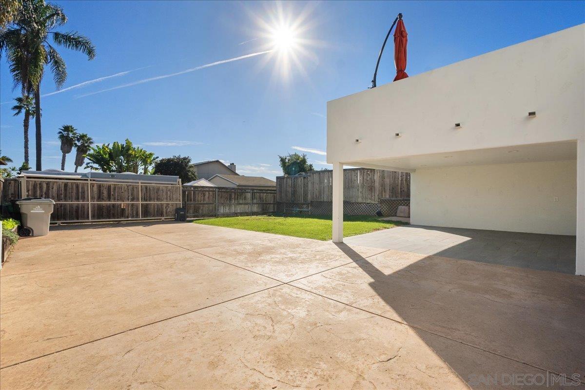 Detail Gallery Image 42 of 47 For 819  Van Nuys St, San Diego,  CA 92109 - 5 Beds | 3/1 Baths