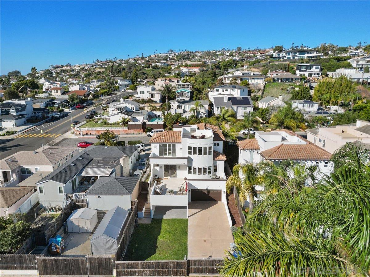 Detail Gallery Image 46 of 47 For 819  Van Nuys St, San Diego,  CA 92109 - 5 Beds | 3/1 Baths