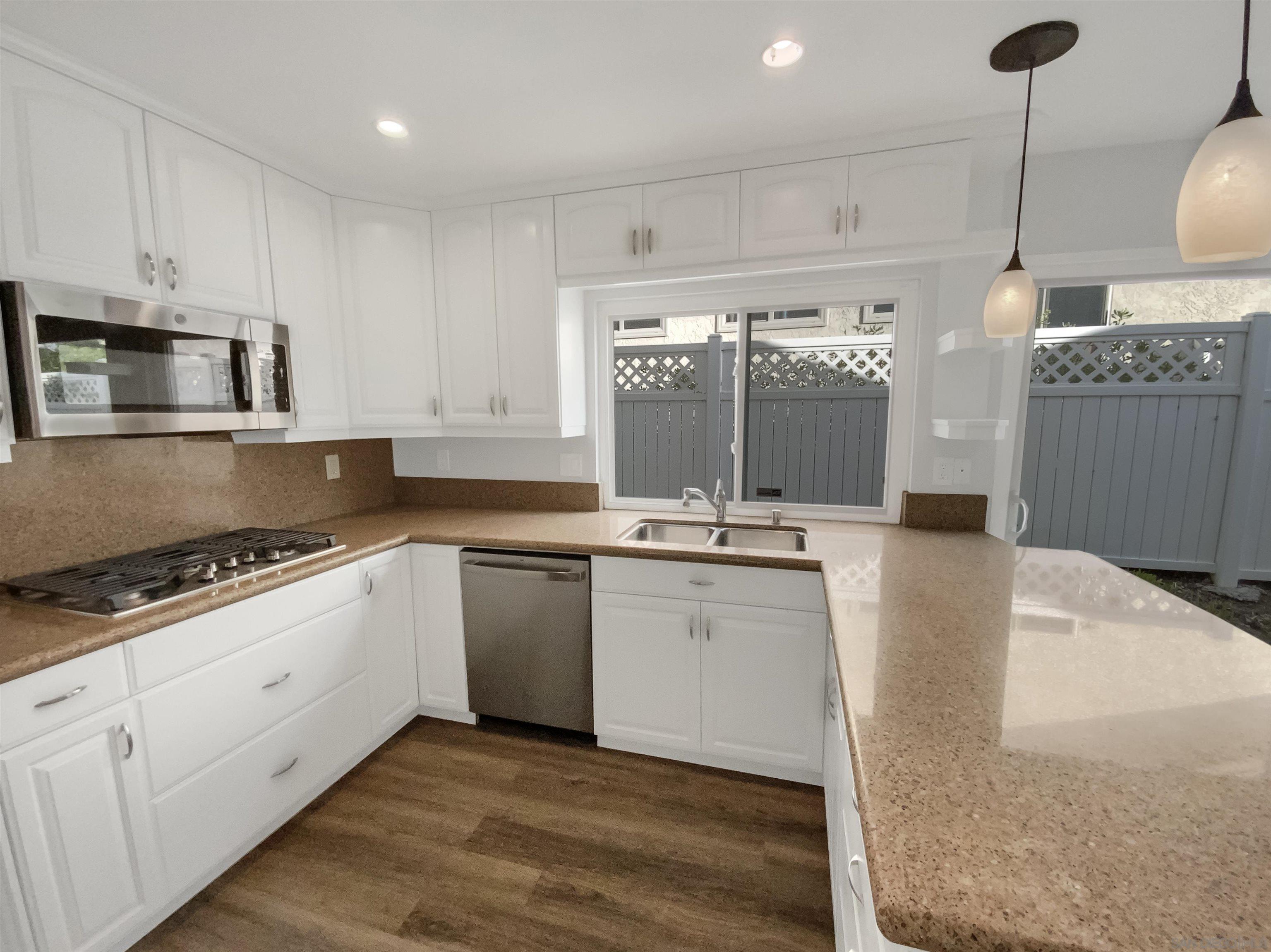 Detail Gallery Image 2 of 23 For 11002  Promesa Dr, San Diego,  CA 92124 - 4 Beds | 2 Baths