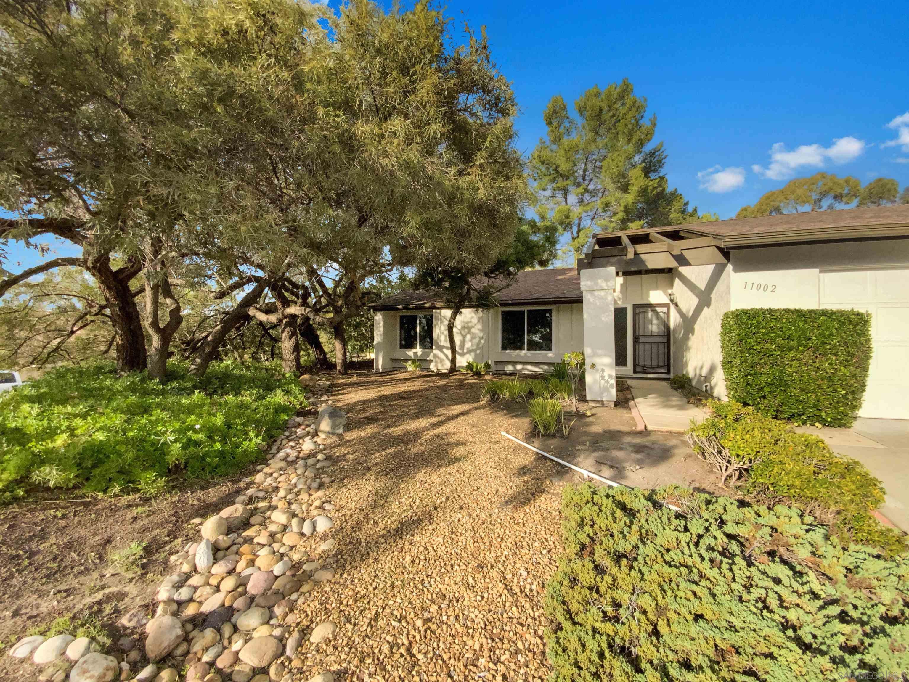 Detail Gallery Image 7 of 23 For 11002  Promesa Dr, San Diego,  CA 92124 - 4 Beds | 2 Baths