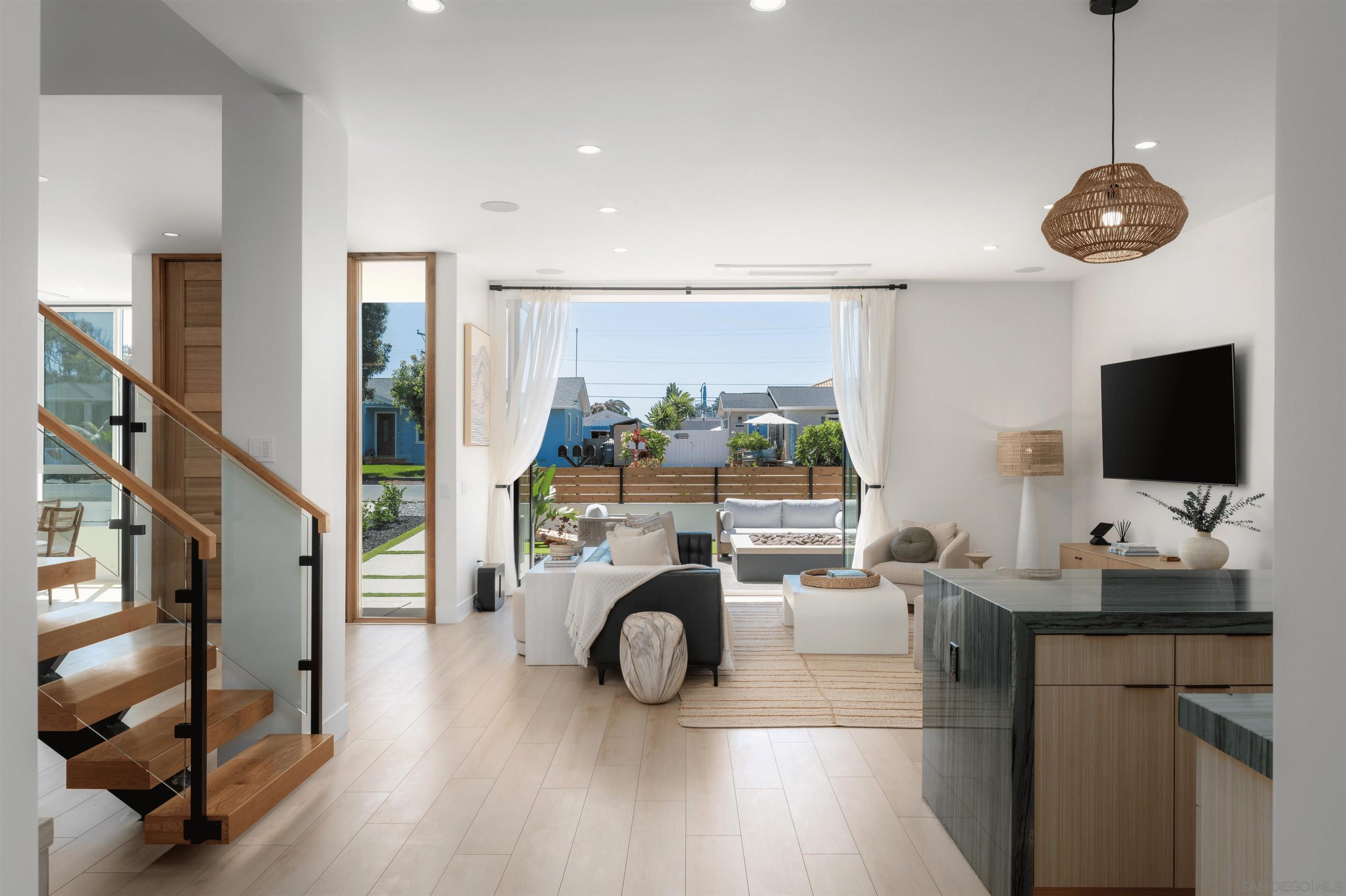 Detail Gallery Image 13 of 61 For 5140  Los Robles Dr, Carlsbad,  CA 92008 - – Beds | – Baths