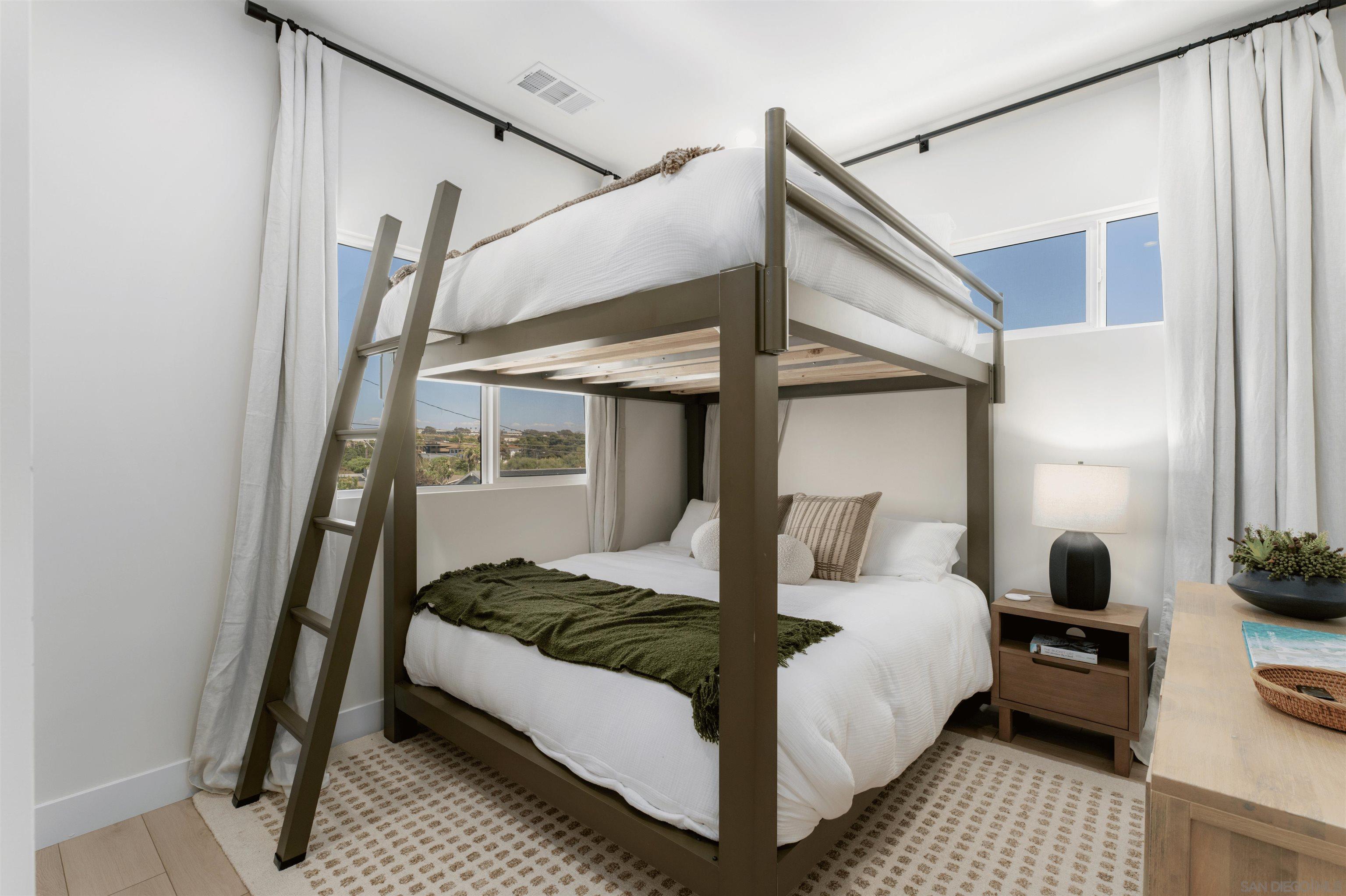 Detail Gallery Image 30 of 61 For 5140  Los Robles Dr, Carlsbad,  CA 92008 - – Beds | – Baths