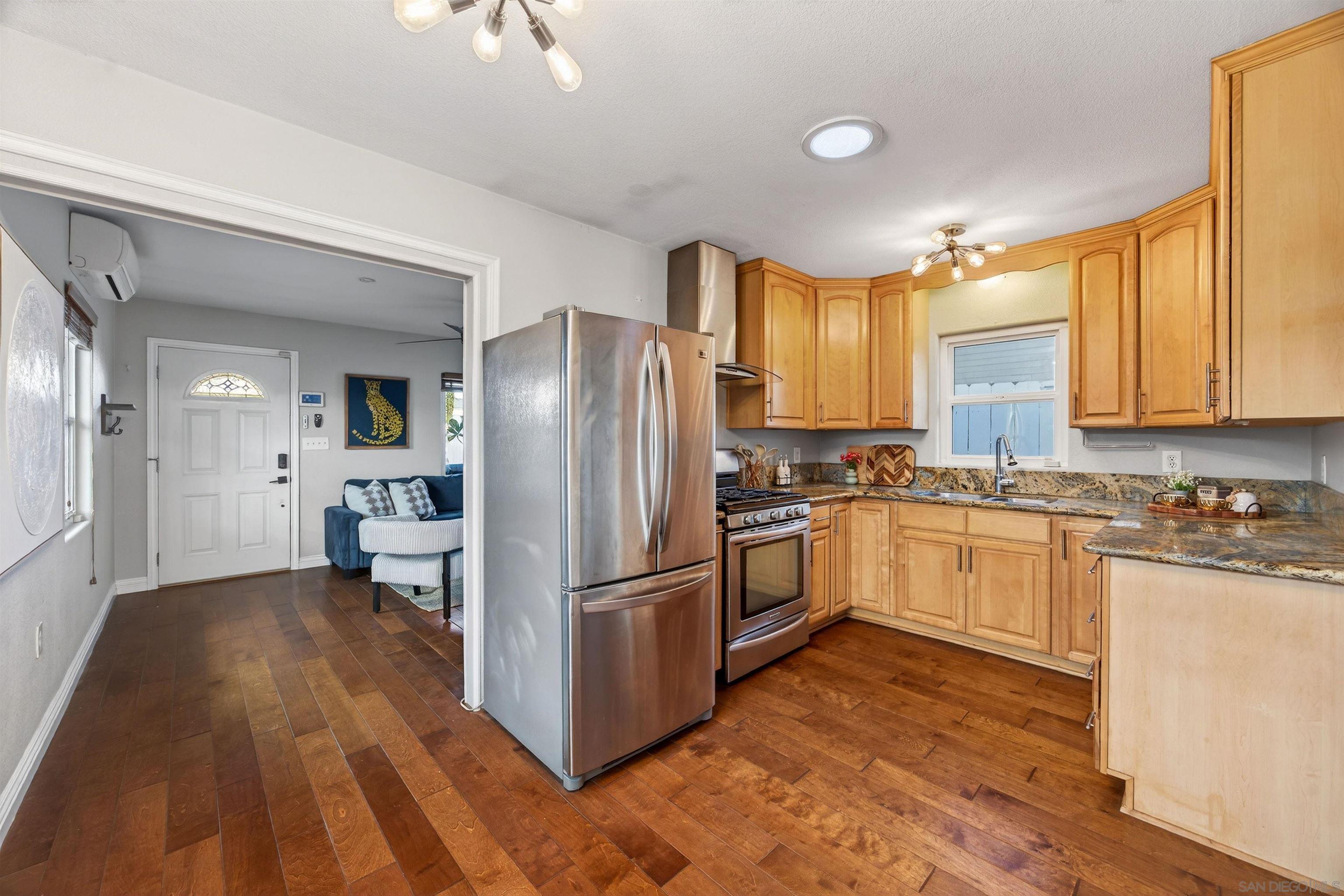 Detail Gallery Image 8 of 39 For 530  11th St, Imperial Beach,  CA 91932 - 2 Beds | 1 Baths